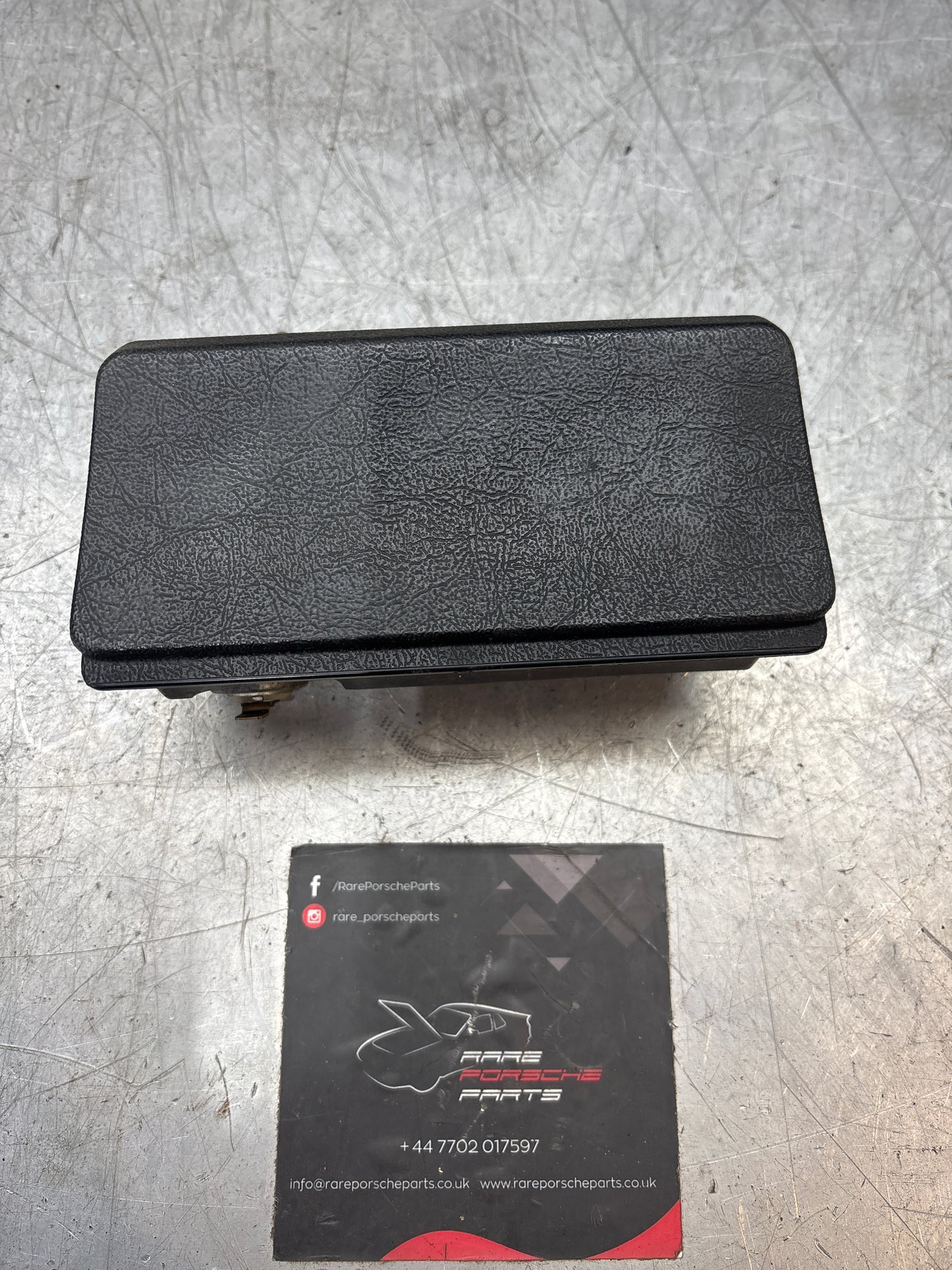 Porsche 928 Posacenere con accendino 9285520600270 usato