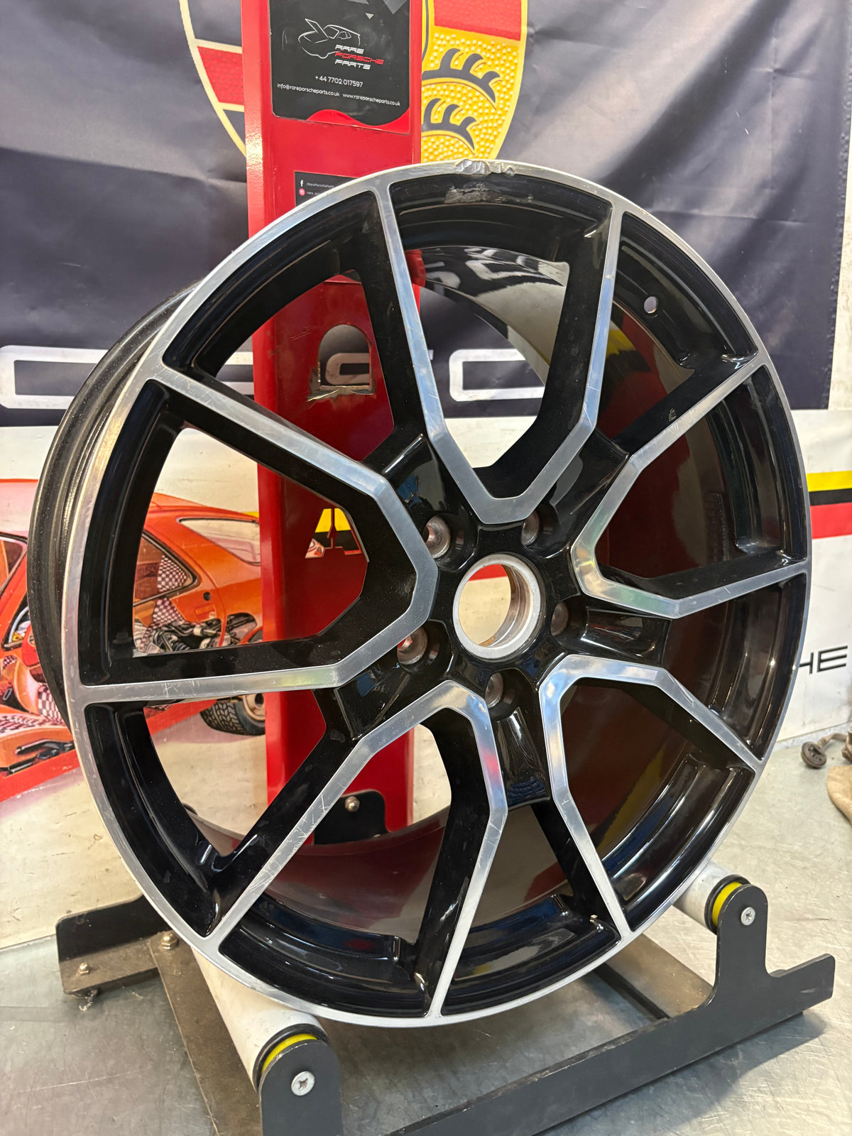 Porsche Taycan GTS 9.5Jx21” ET60 alloy wheel, 9J1601025BC, used for spares or repair
