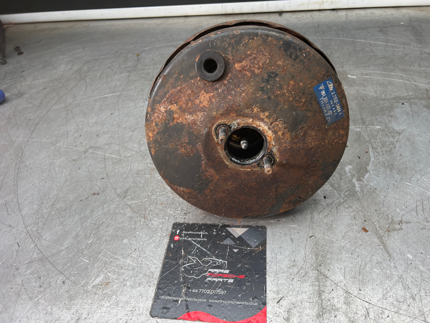 Porsche 944 brake booster, used 95135502703