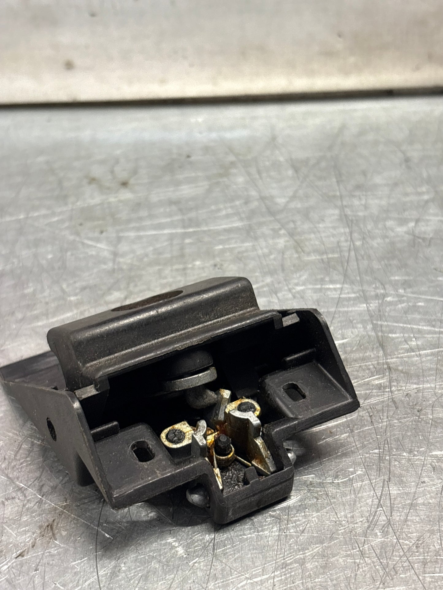 Porsche 928 glove box door latch, used 92855224302