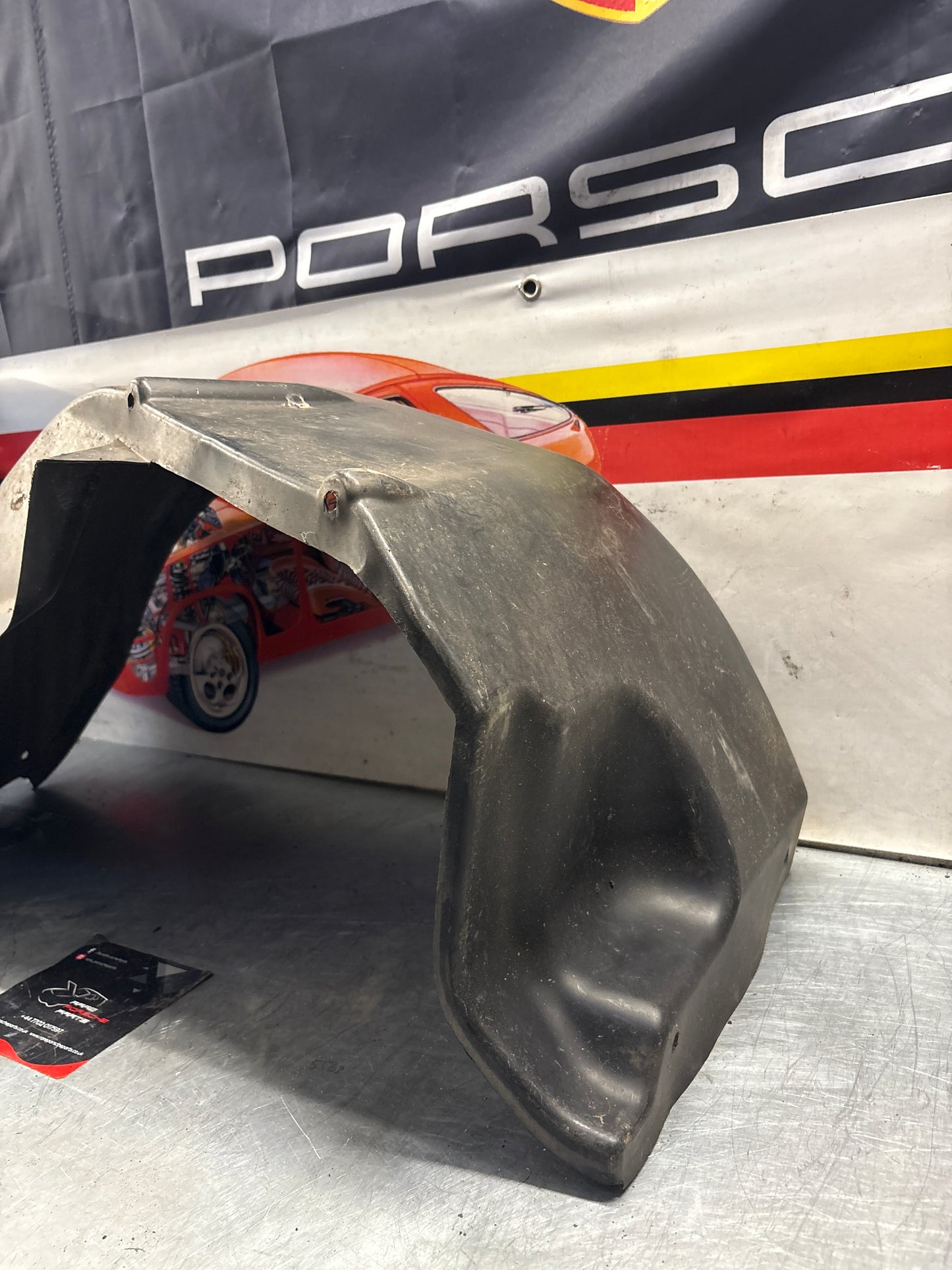 Porsche 928 wheel arch liner Left 92850438105 Used