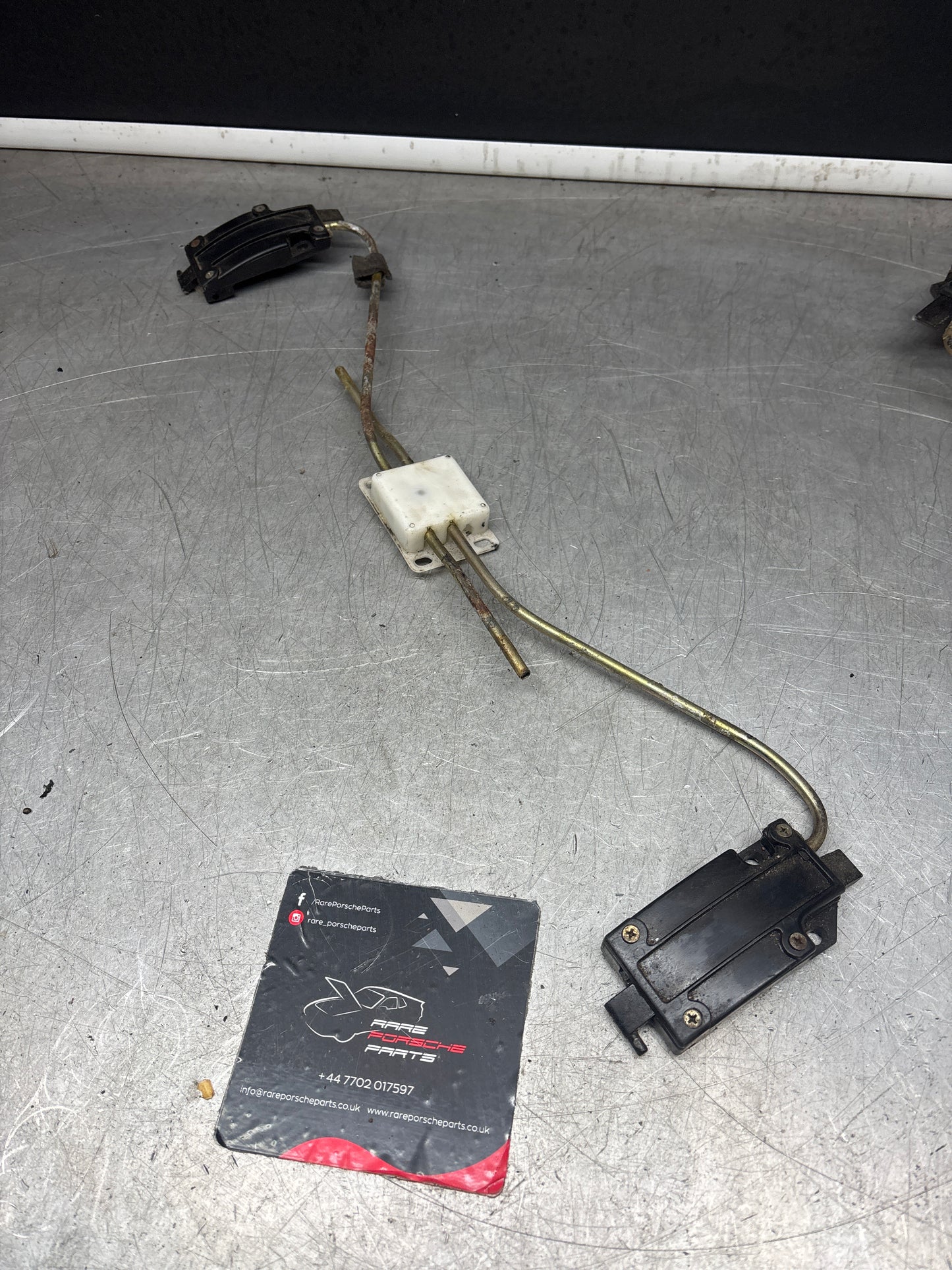 Porsche 924 944 früher Schiebedach-Hebemechanismus. Gebraucht. Schiebedachmechanismus vor 86.