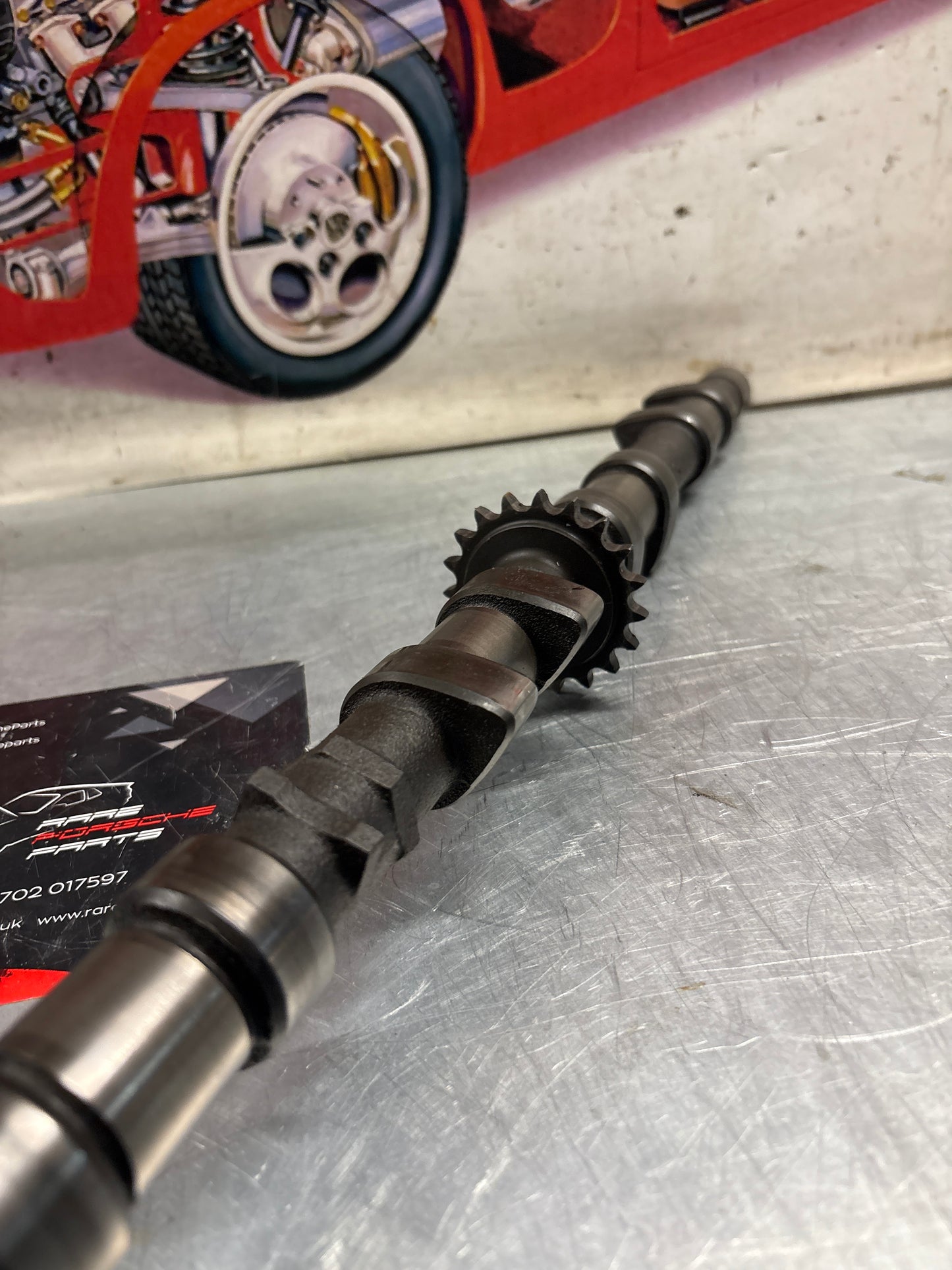 Porsche 928 S3 M28.45/46 engine Camshaft, intake side, cylinder 1-4, used 9281052913R / 92810529108