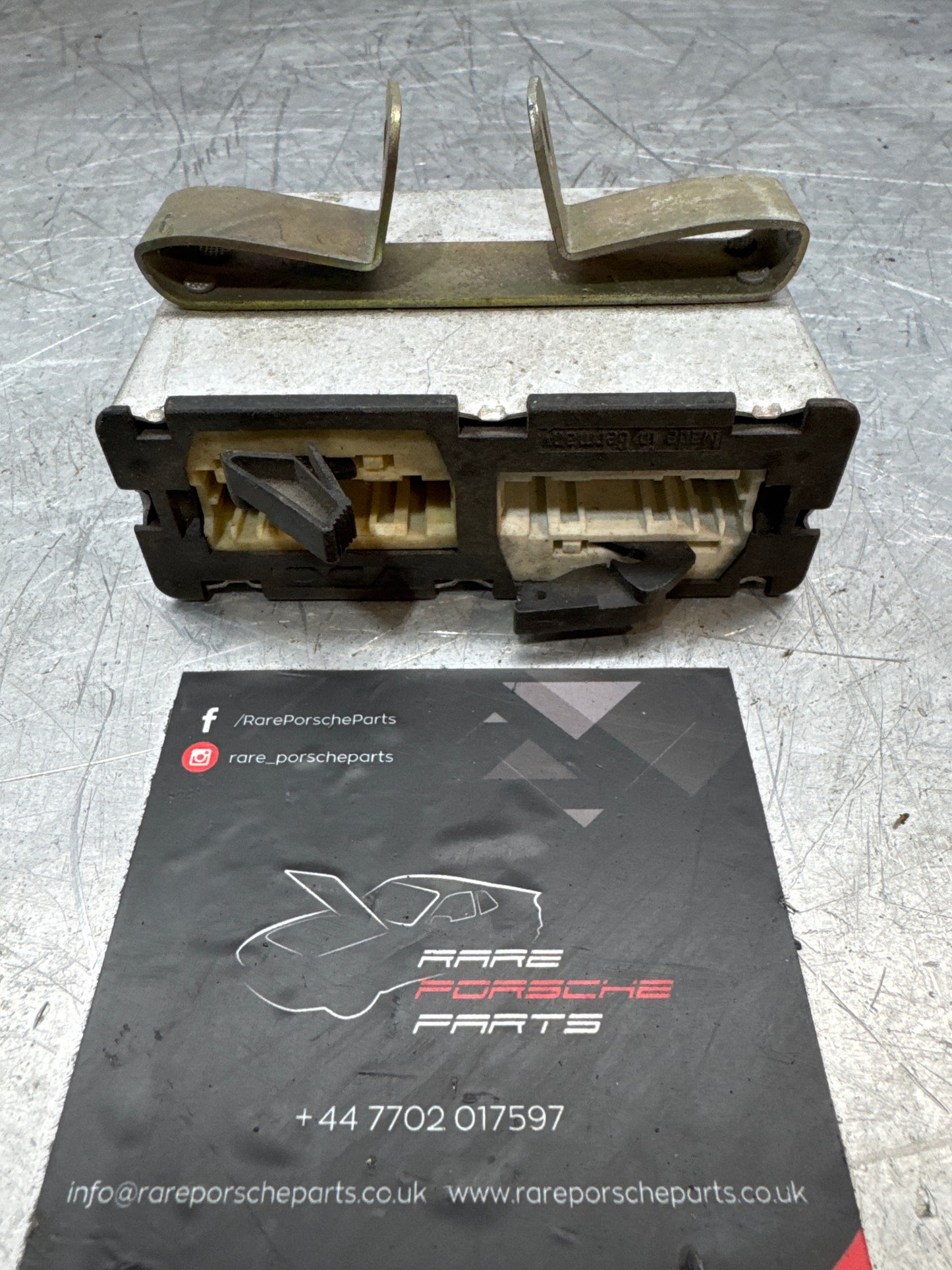 Porsche 964 central indicator computer unit 96464133000 used spares