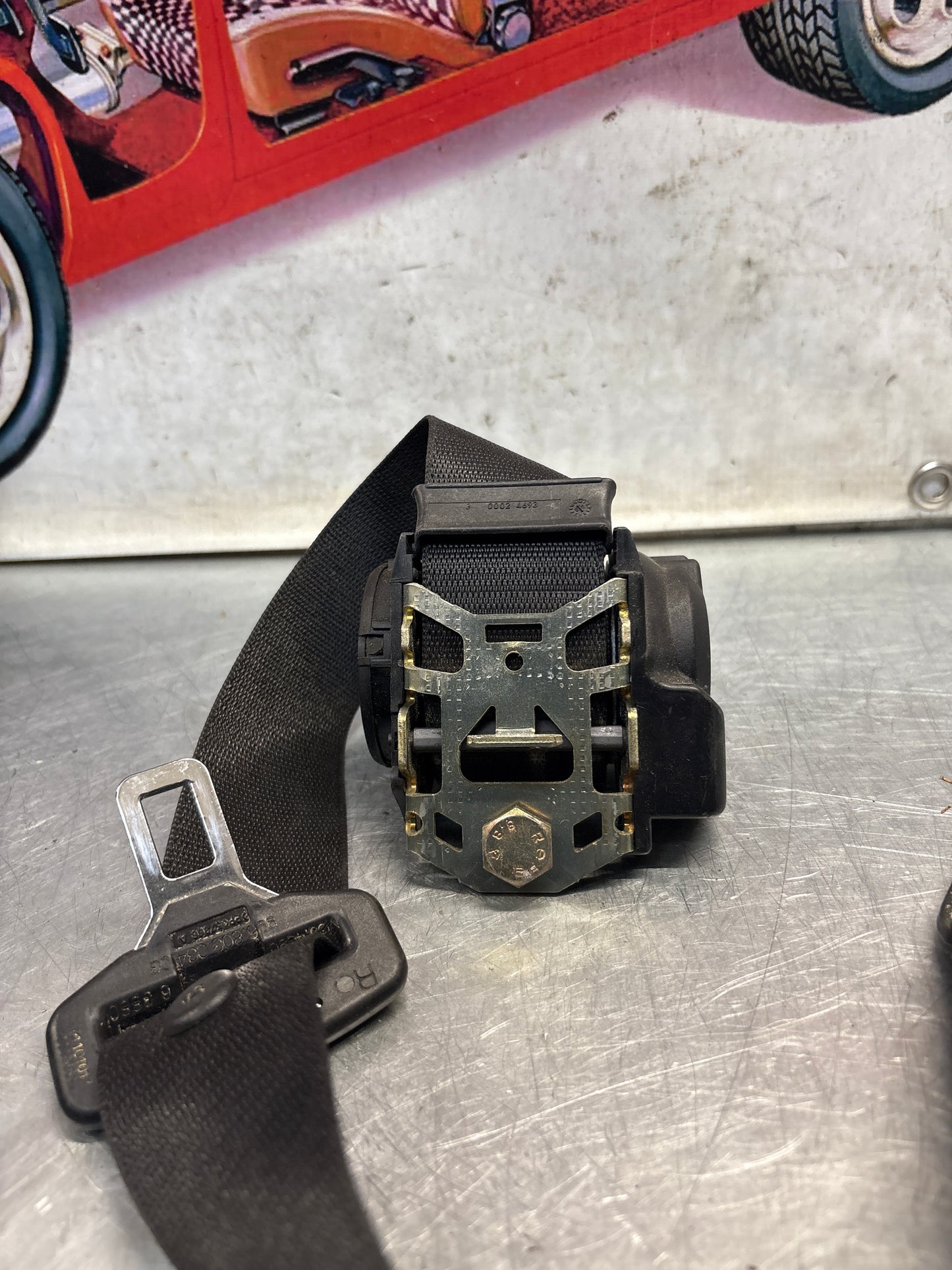 Porsche 911 996.1 right front seat belt, used 99680303403