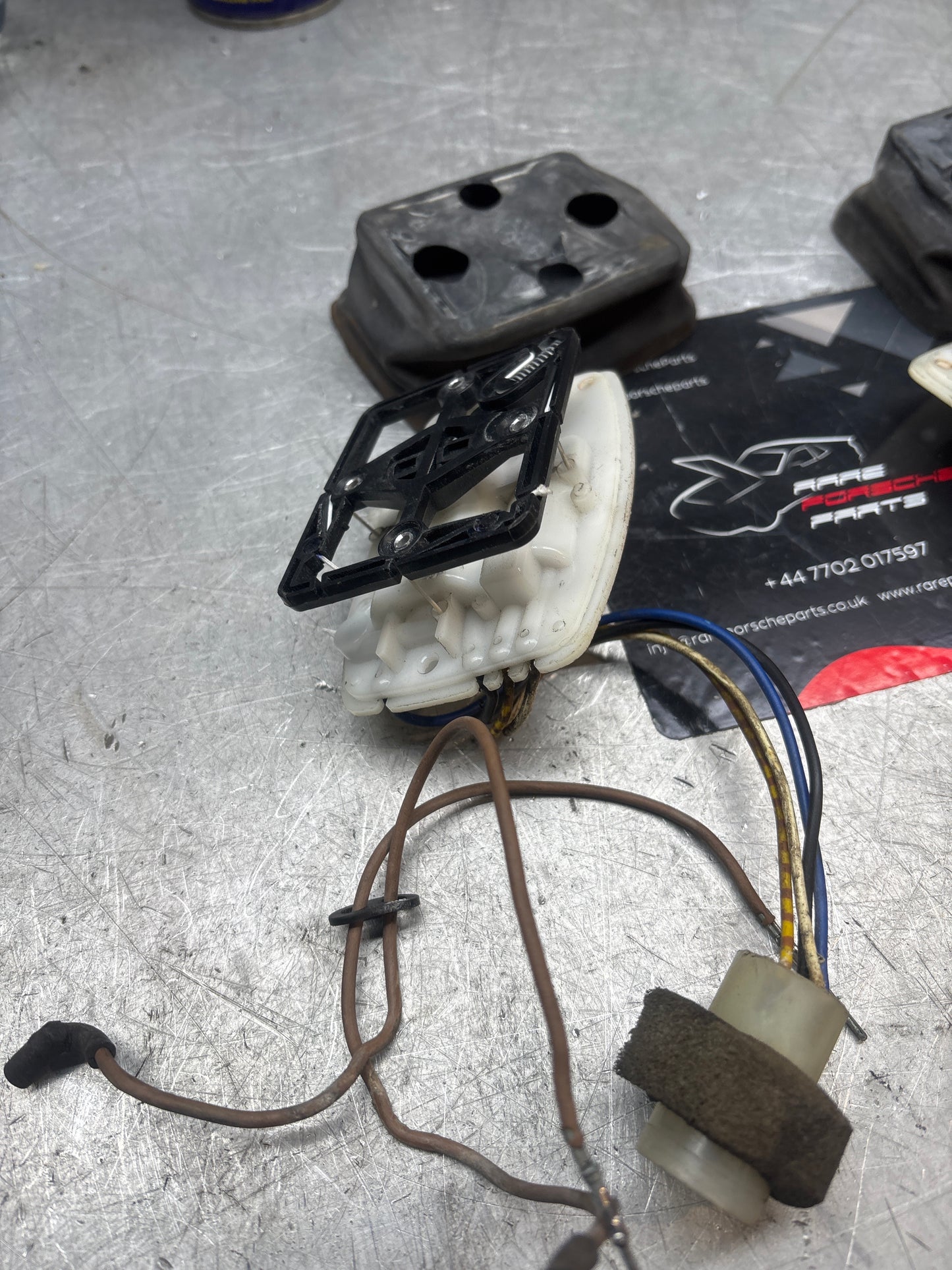 Pair of Porsche 911 mirror motors