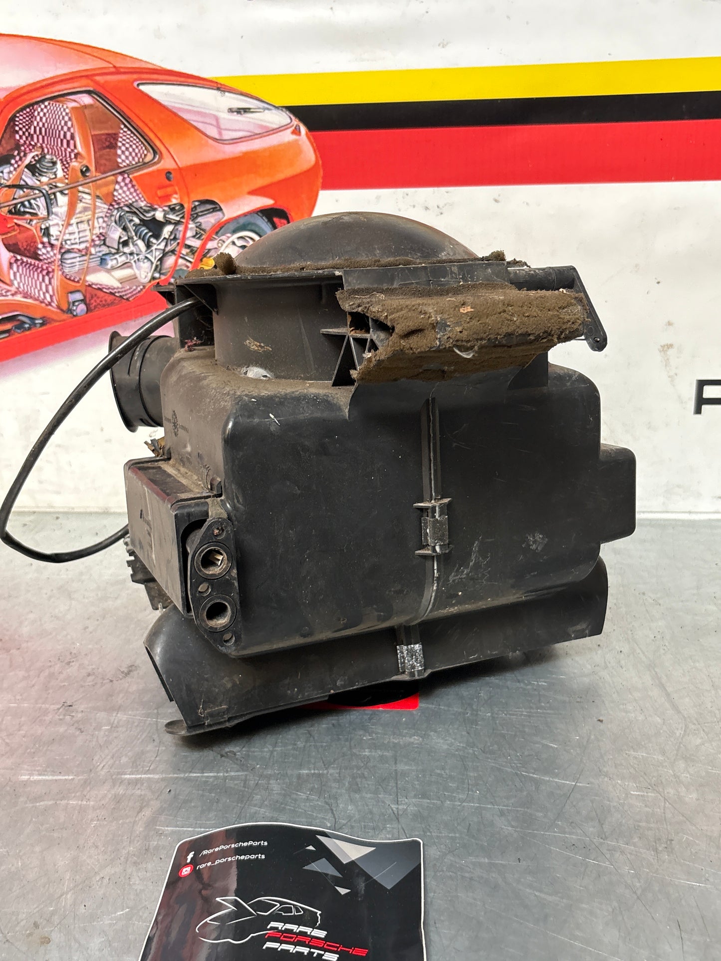 Porsche 924 76-79 heater blower fan assembly, complete with fan 321819096 / 823819096A / 321819095 / 823819095 used