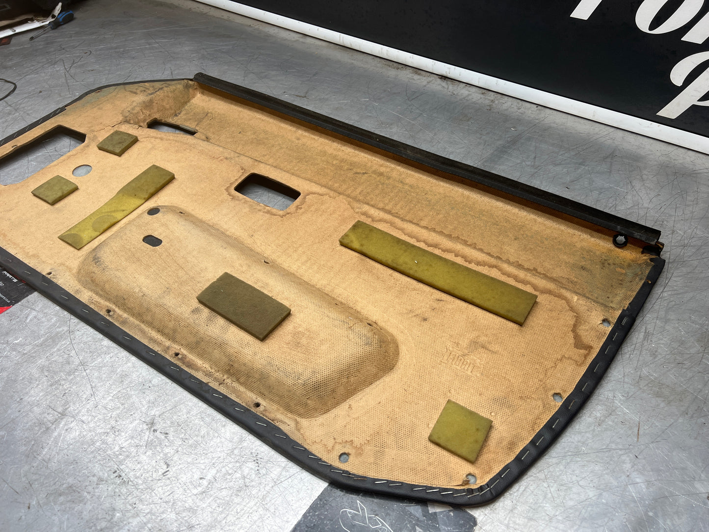 Porsche 944 left black door card for late cars from 85.5 944555017