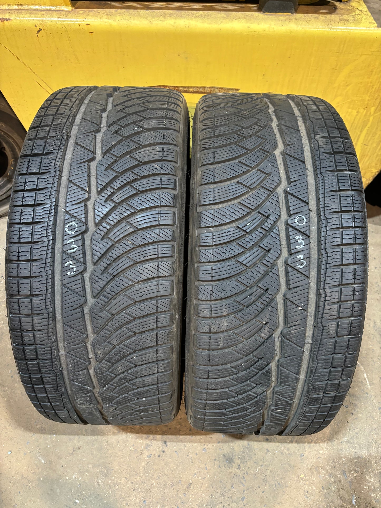 Michelin Pilot Alpin 235/35 R20 92V N0 M+S Pair of used tyres 6.1 +