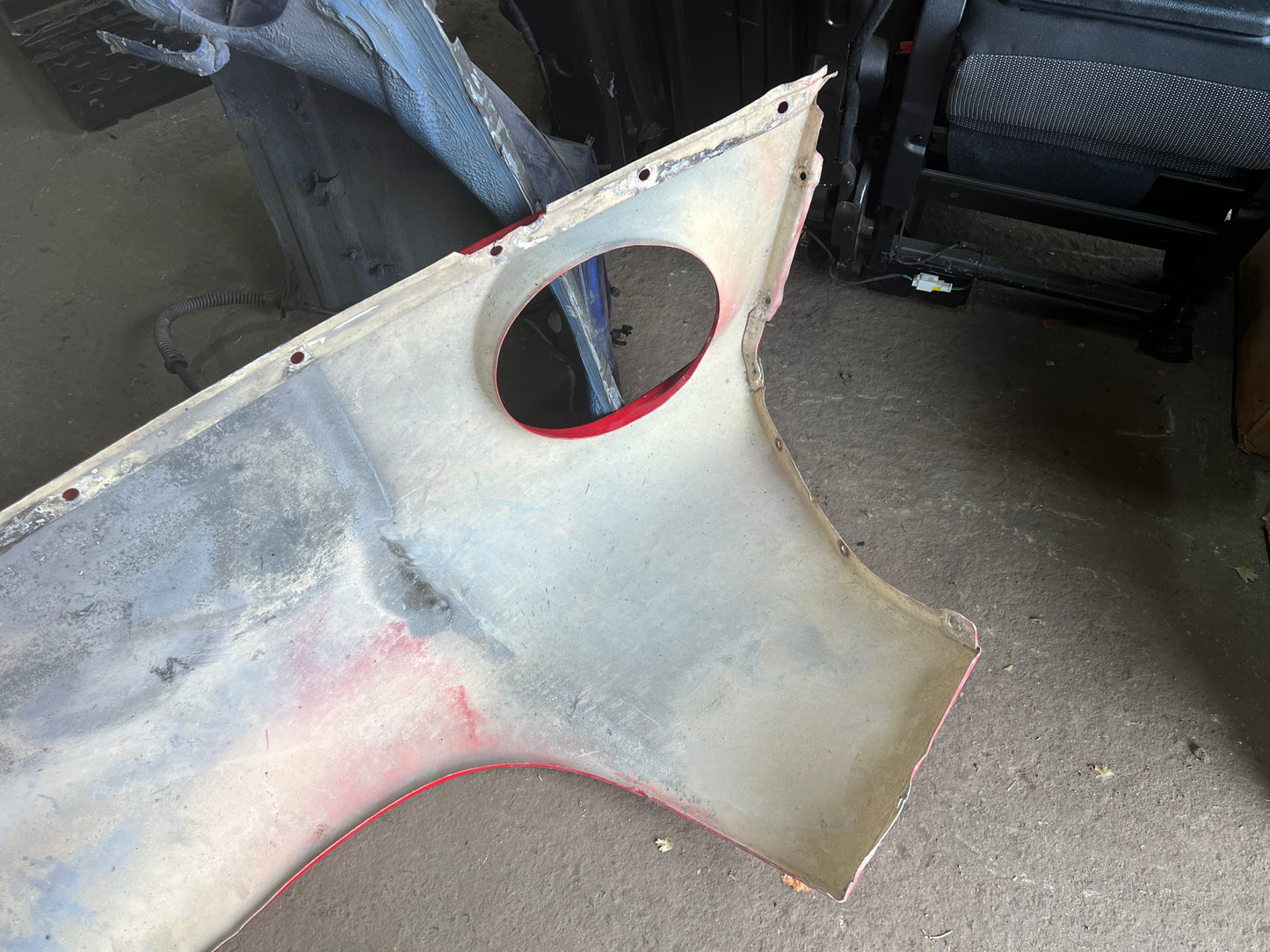 Porsche 928 -87 front left wing, 92850301103 used