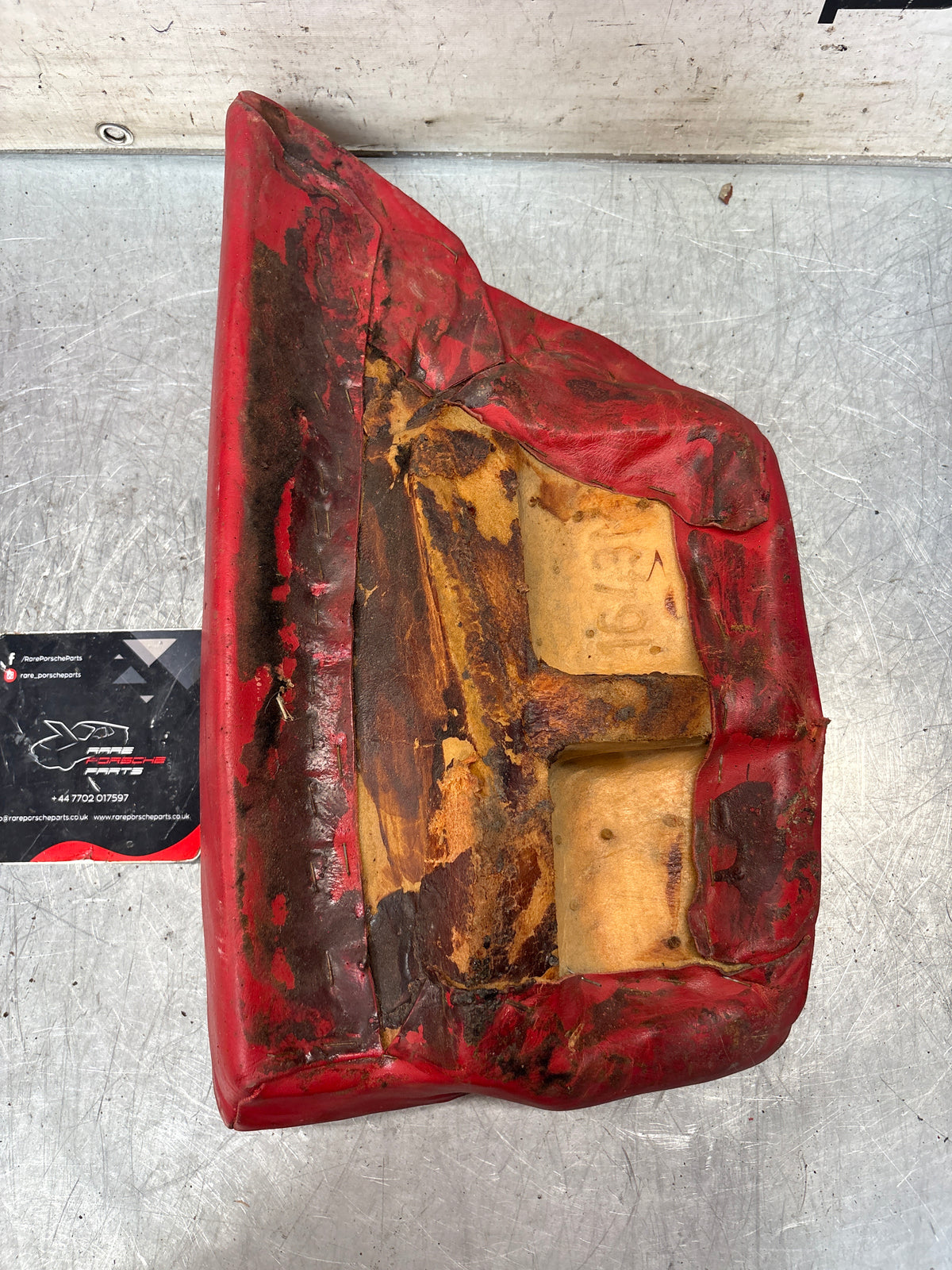 Porsche 928 rear left seat cushion, can-can red , leather, used 92852205951
