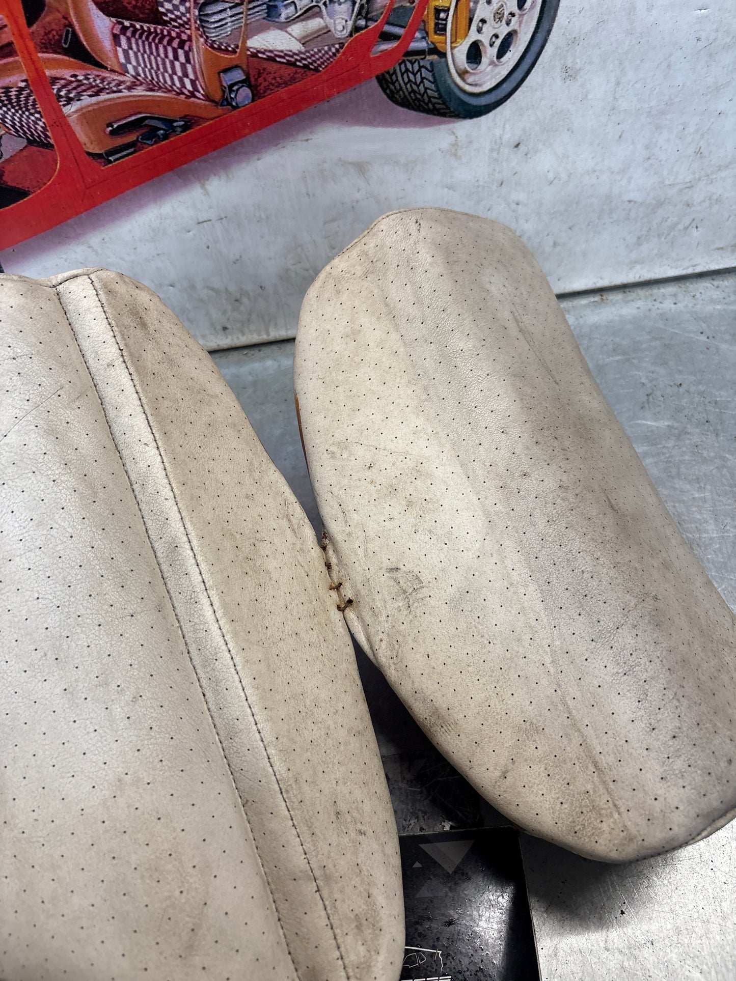 Porsche 928 rear left seat upper and middle cushion, leather, white, used 92852204550 / 92852208751