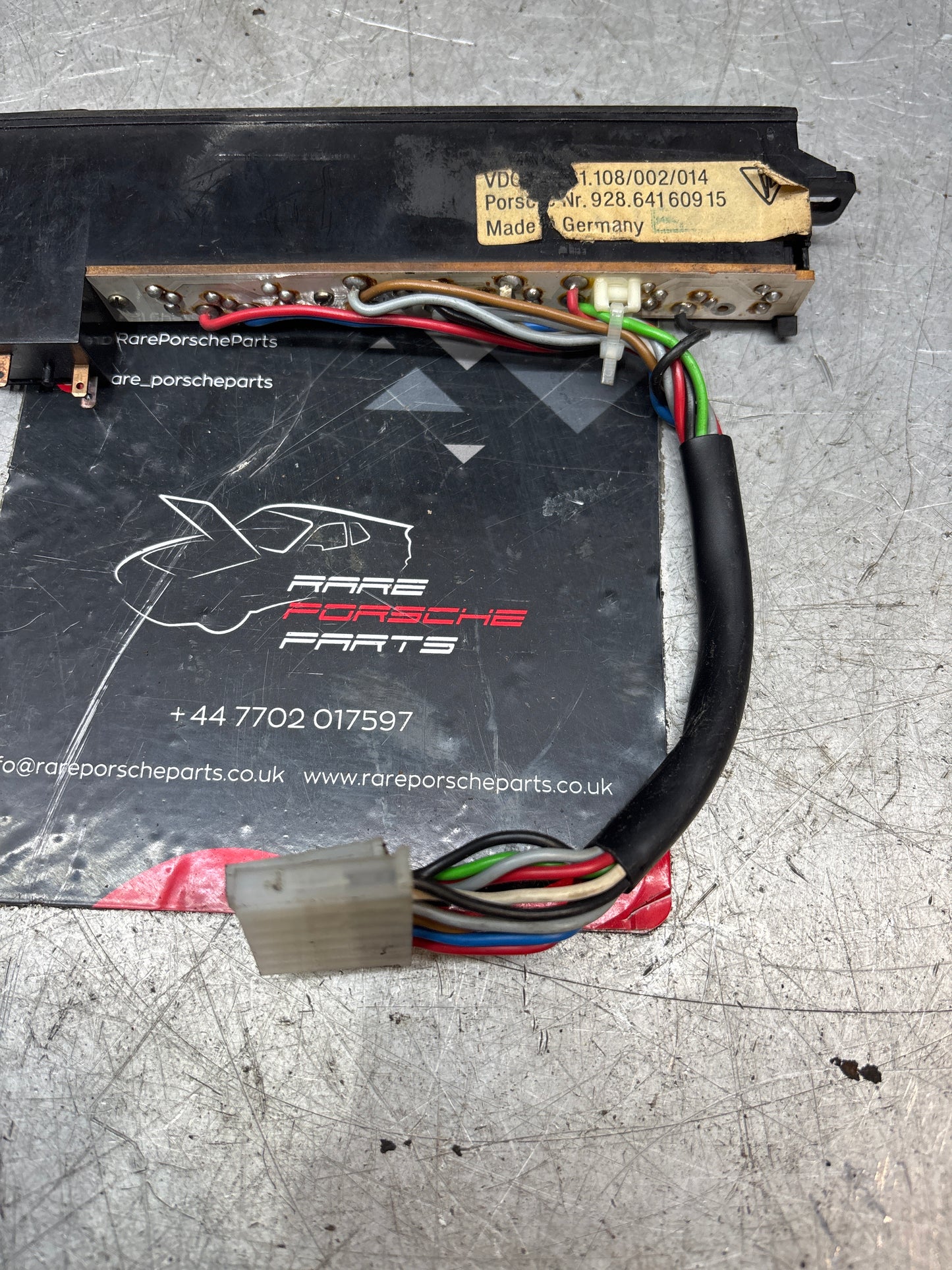 Porsche 928 front center dash panel 92864160915 used