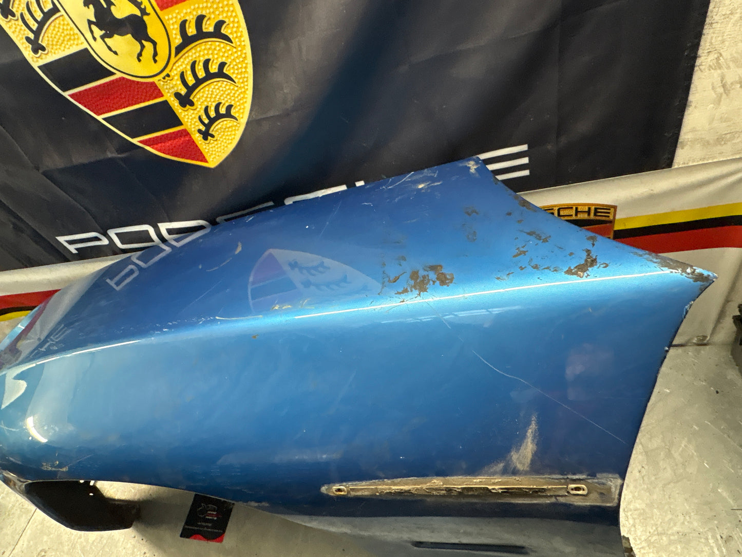 Porsche 928S front left wing, 92850301103 used