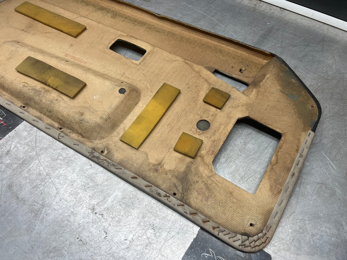 Porsche 944 right door card black / cream for late cars from 85.5 944555018