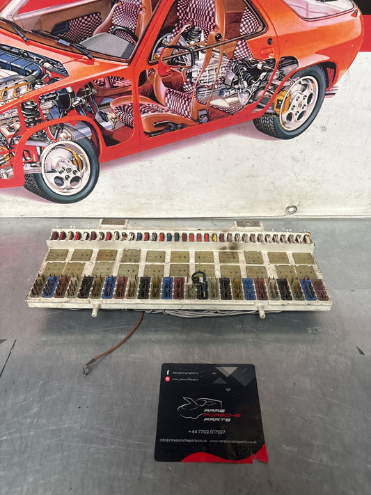 Porsche 928 relay fuse box, for spares or repair 92861010506