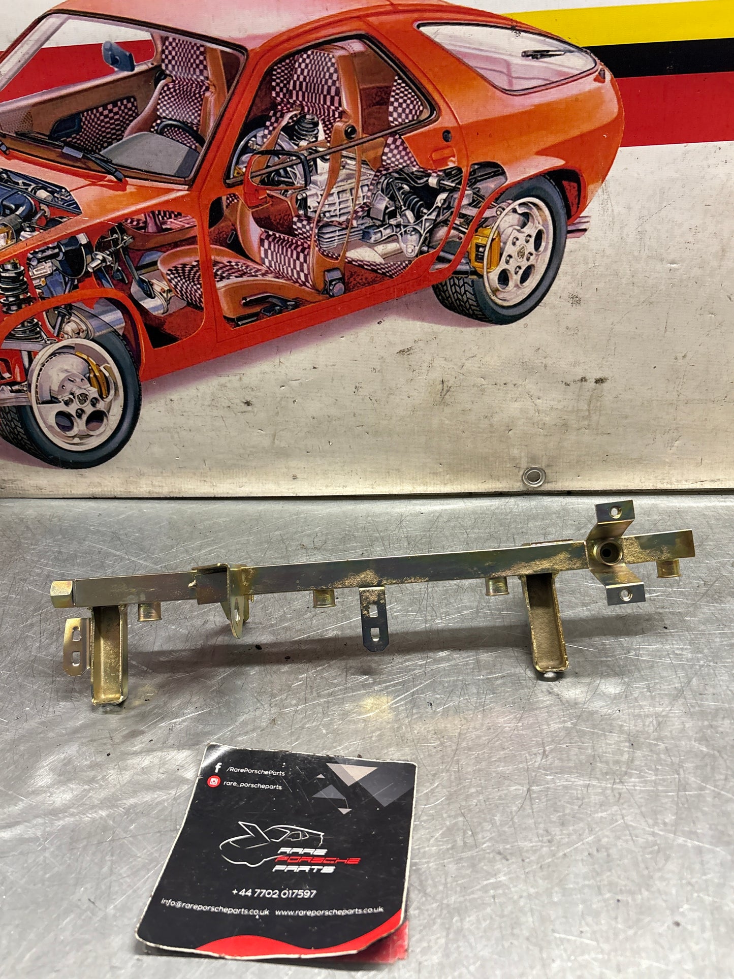 Porsche 924S / 944 2.5 (1986-1989) Fuel Rail 94411008008 refurbished