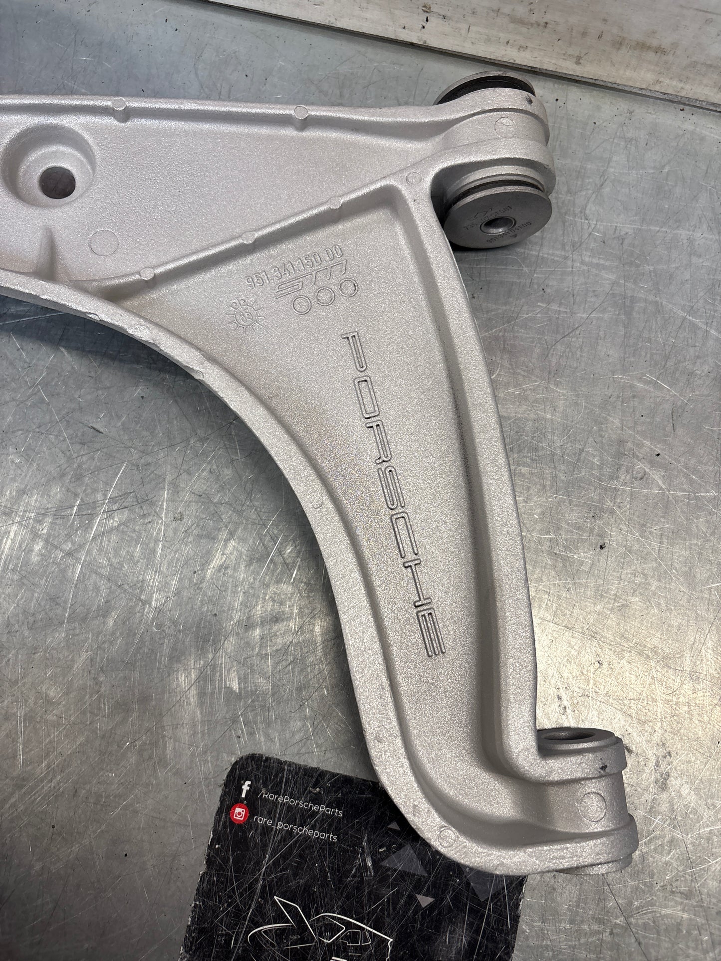 Porsche 944 Front right control arm, refurbished 95134115000