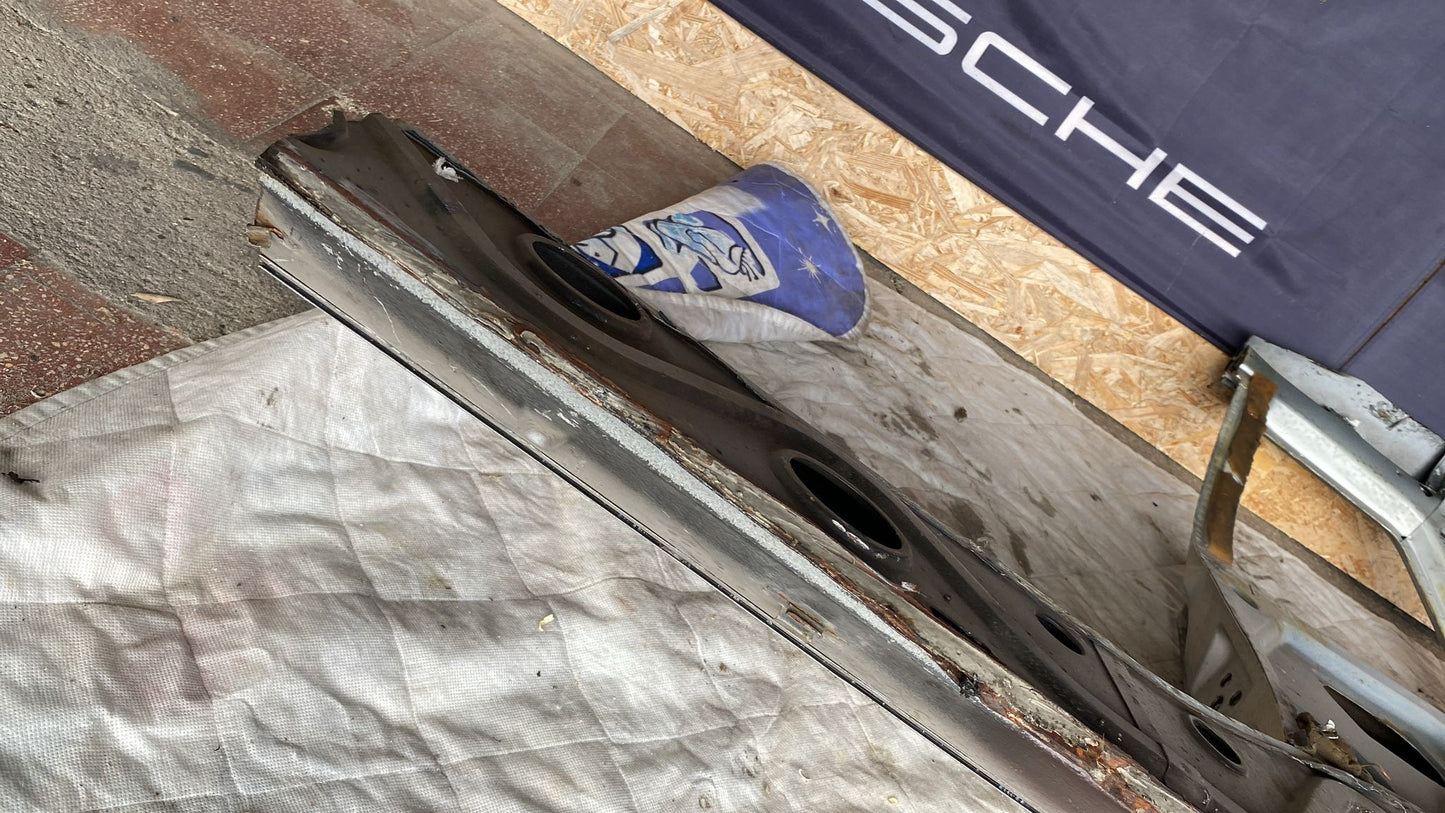 Porsche 924 Right sill / fender section, 477809602B cut