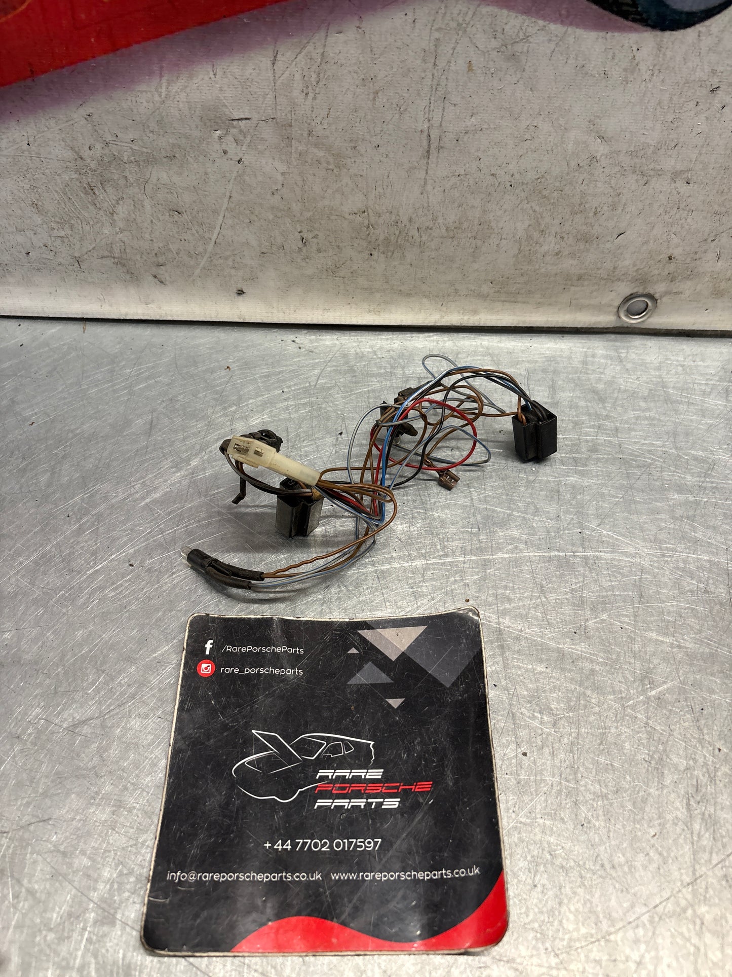 Porsche 924 944 82-85.5 centre console wiring for clock, oil pressure and volts 477971196