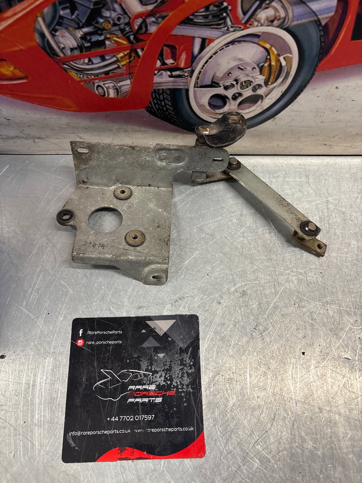 Porsche 928 rear wiper motor bracket, used 92862807103