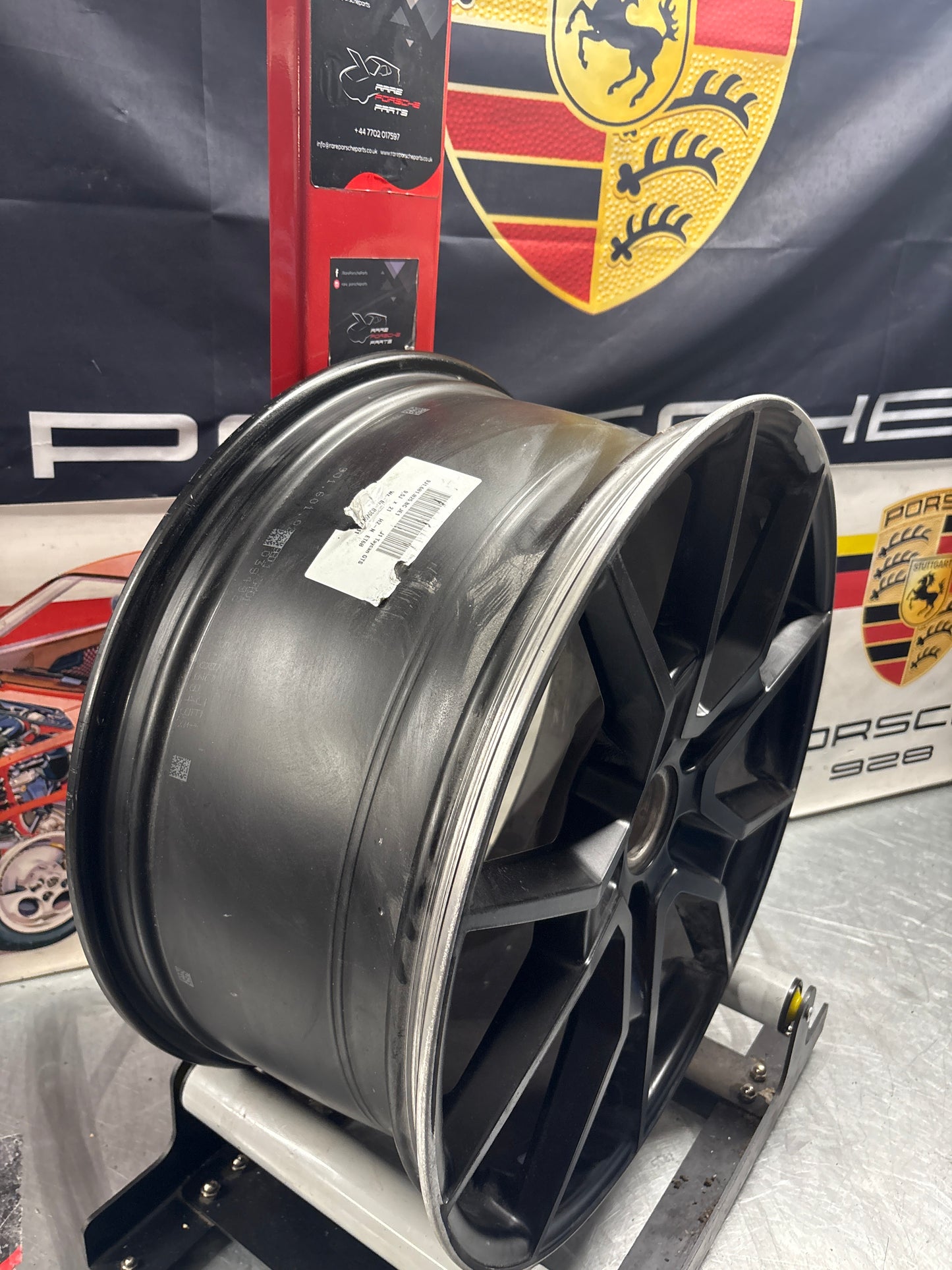 Porsche Taycan GTS 9.5Jx21” ET60 alloy wheel, 9J1601025BC, for spares or repair