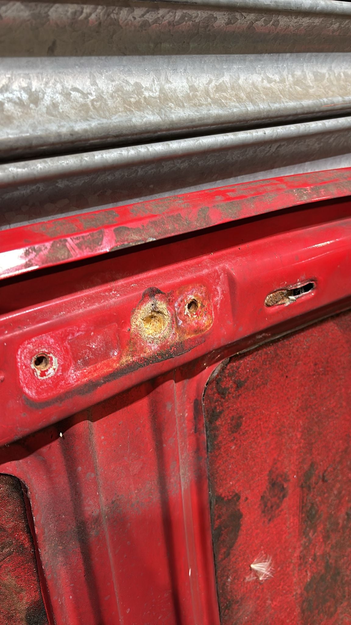 Porsche inizio 944, cofano fine 924, tutto necessita di riverniciatura, primo tipo con ammortizzatori a gas