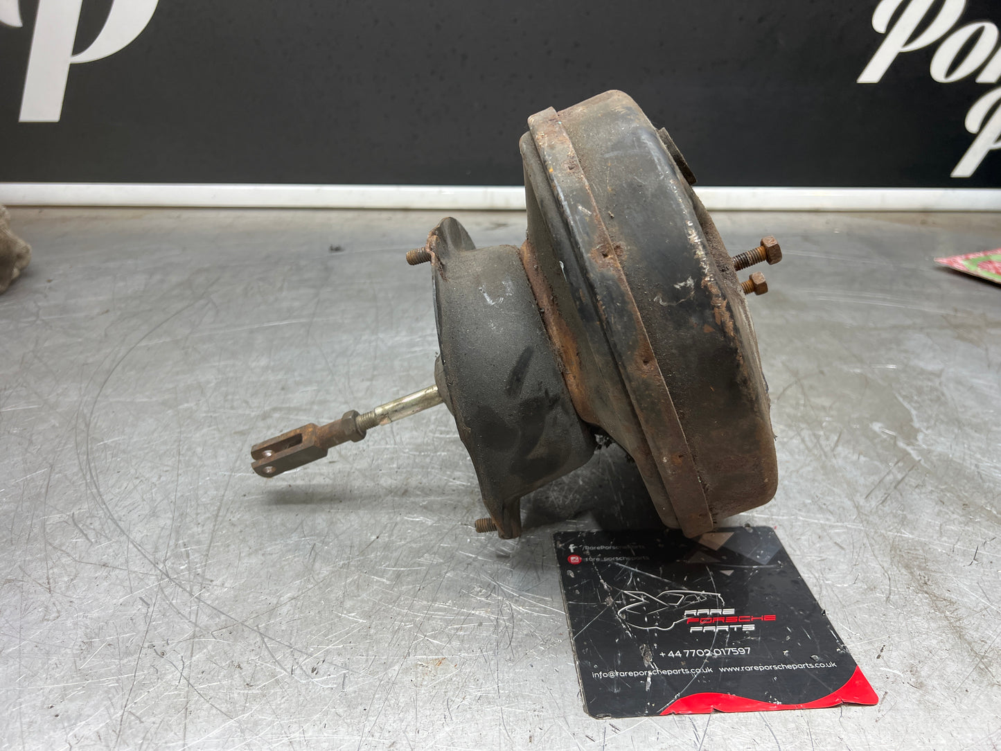 Porsche 944 924 brake booster, used 477611907H