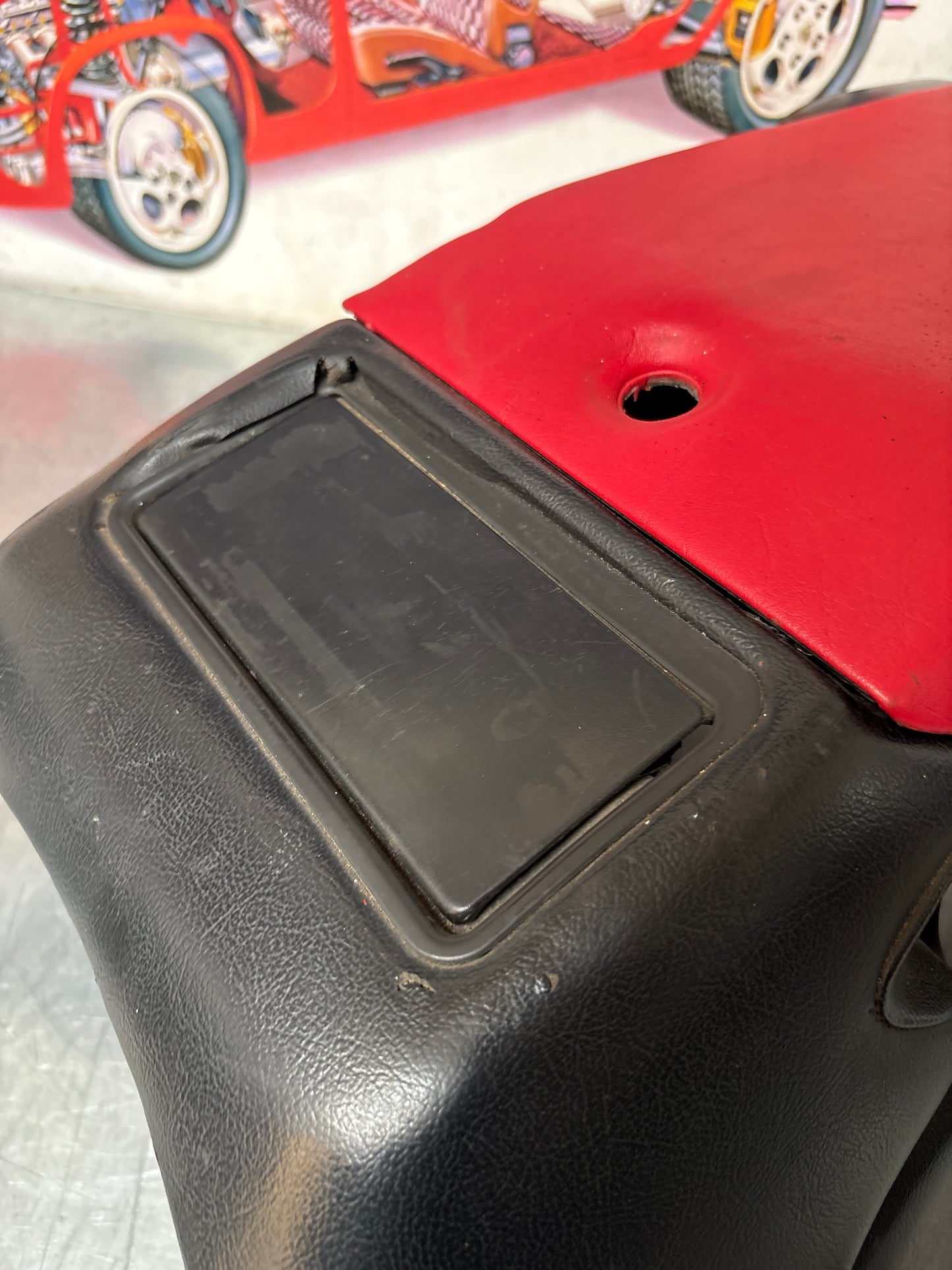 Porsche 928 S center console, rear armrest with ash tray, black and red, no key 92852206757 used
