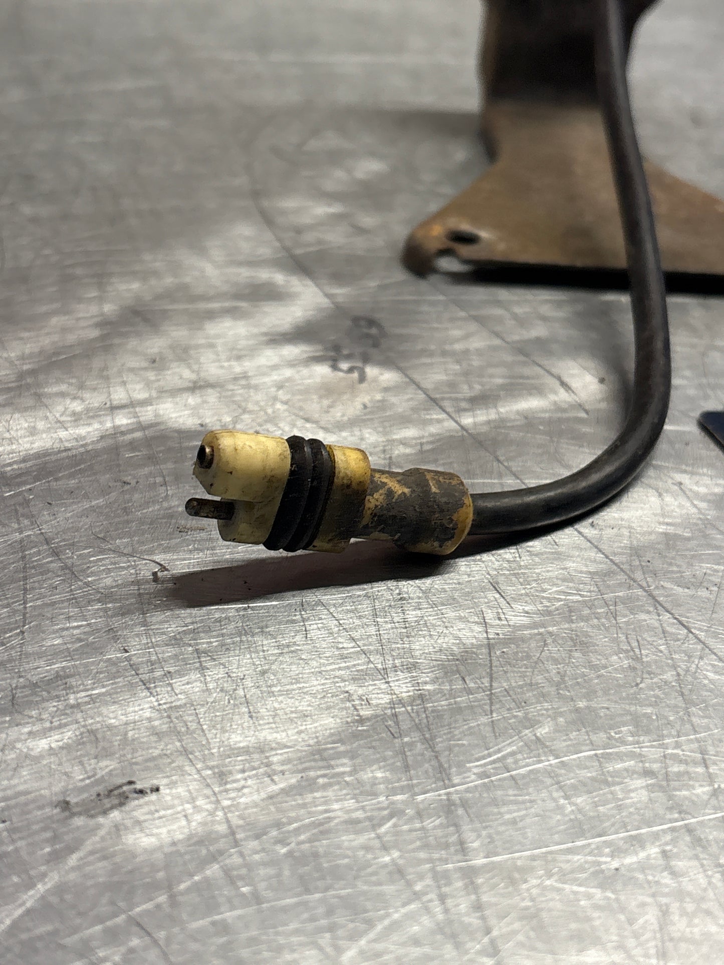 Porsche 928 tire pressure gauge with support bracket, used 92834108501