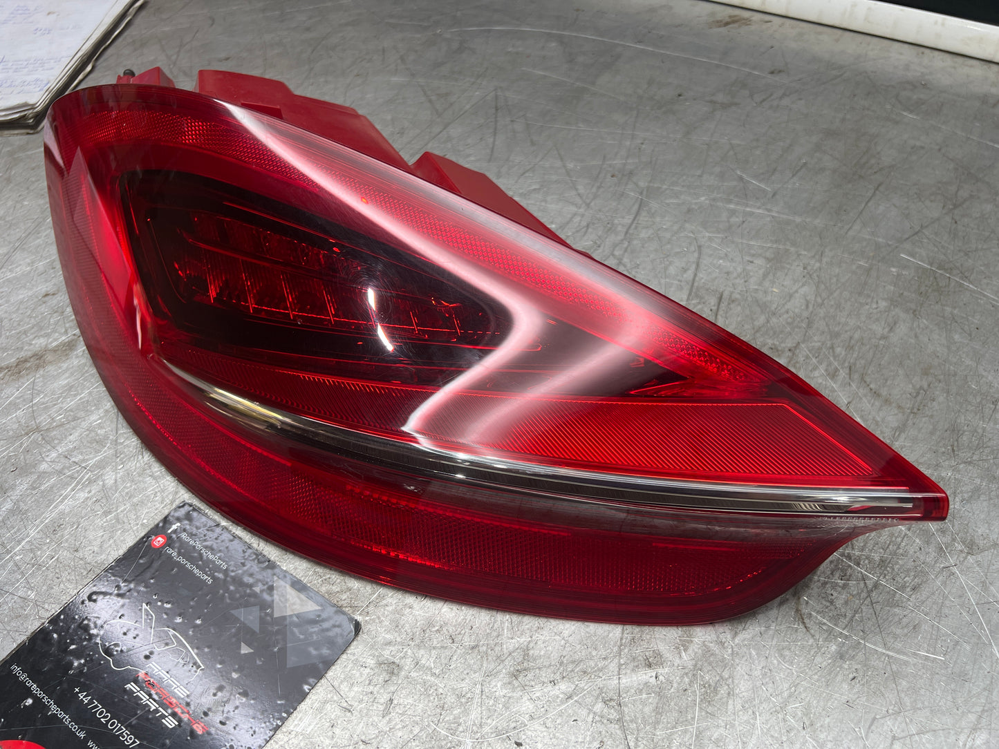PORSCHE BOXTER CAYMAN 981 PASSENGER SIDE LEFT REAR TAILLIGHT 98163114112