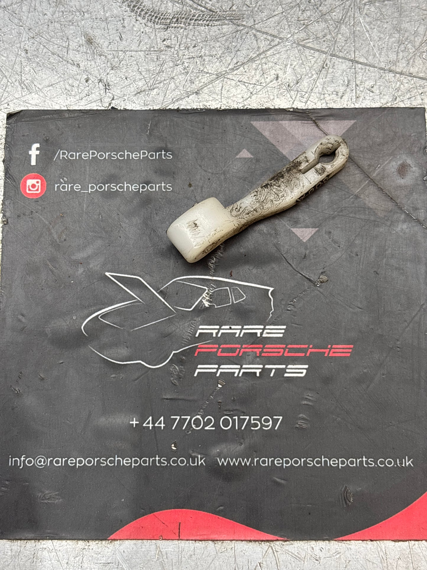 Porsche 924 944 968, 477 837 506 A – Verbindungsstück-Griffmechanismus der rechten Türverbindung