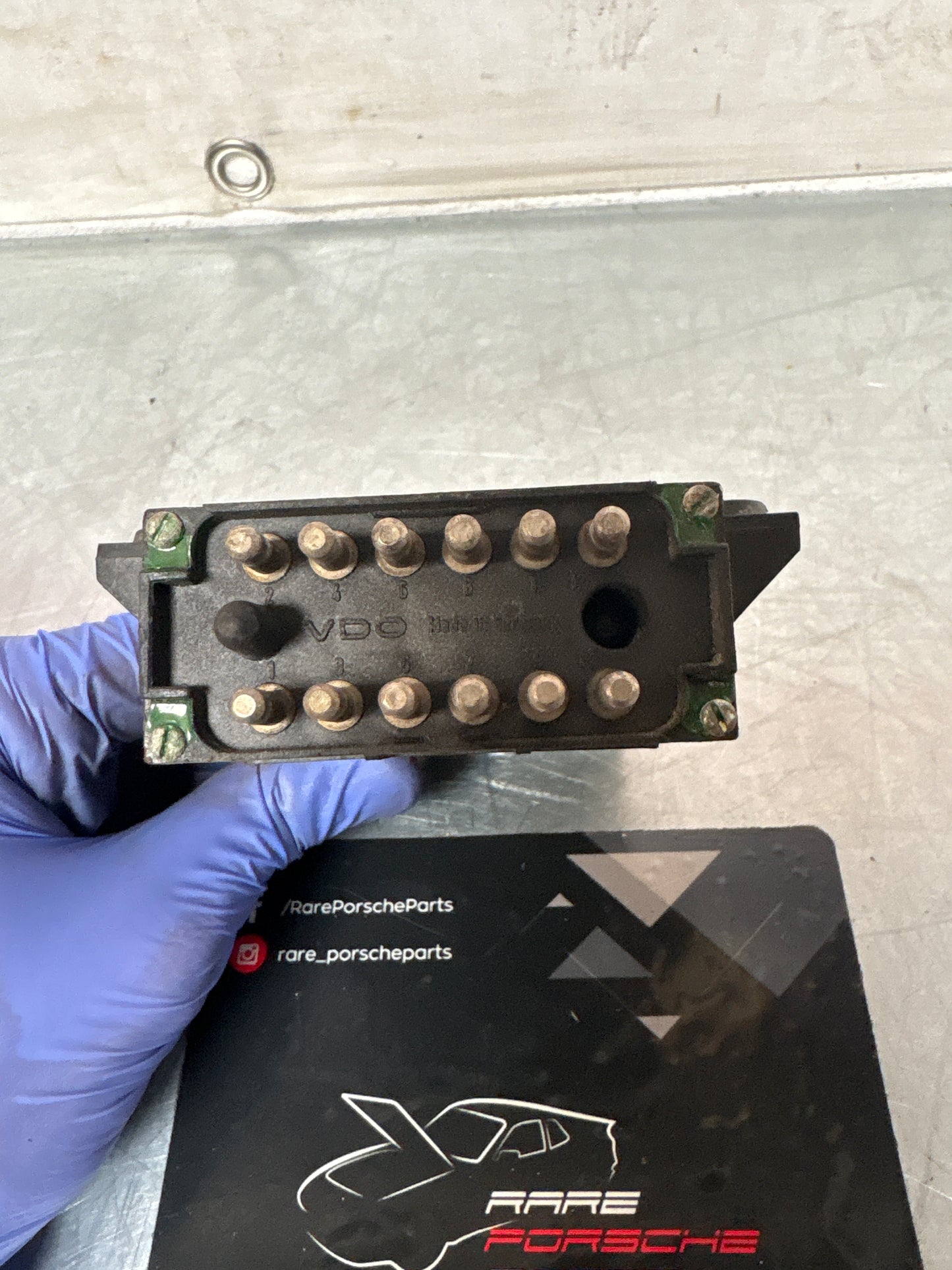 Porsche 928 light bulb controlling device 92864160302