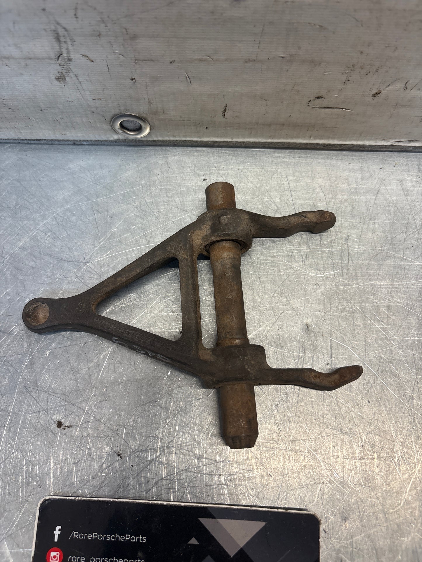 Porsche 968 clutch release fork, used 9441100350R