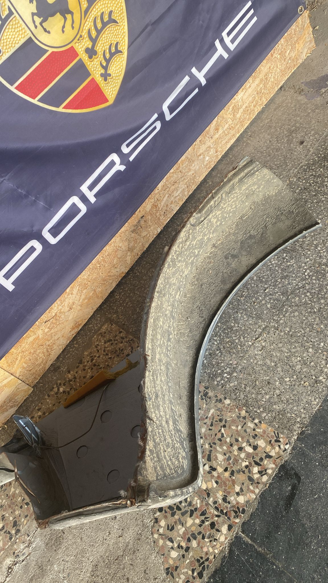 Porsche 944 left side cut, rear fender 94450390303,