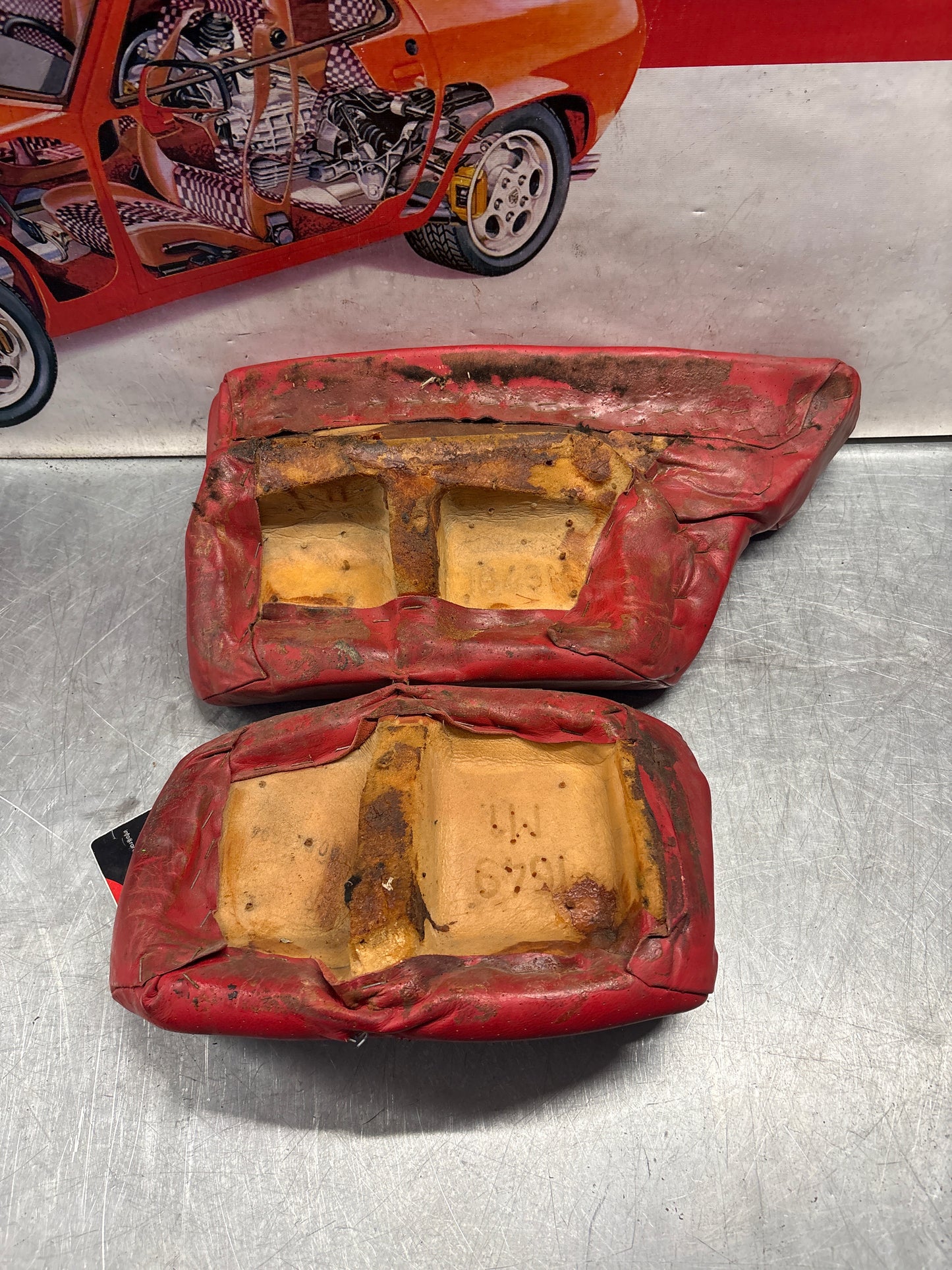 Porsche 928 rear left seat and center cushion, used, can-can red 92852205951 / 92852208751