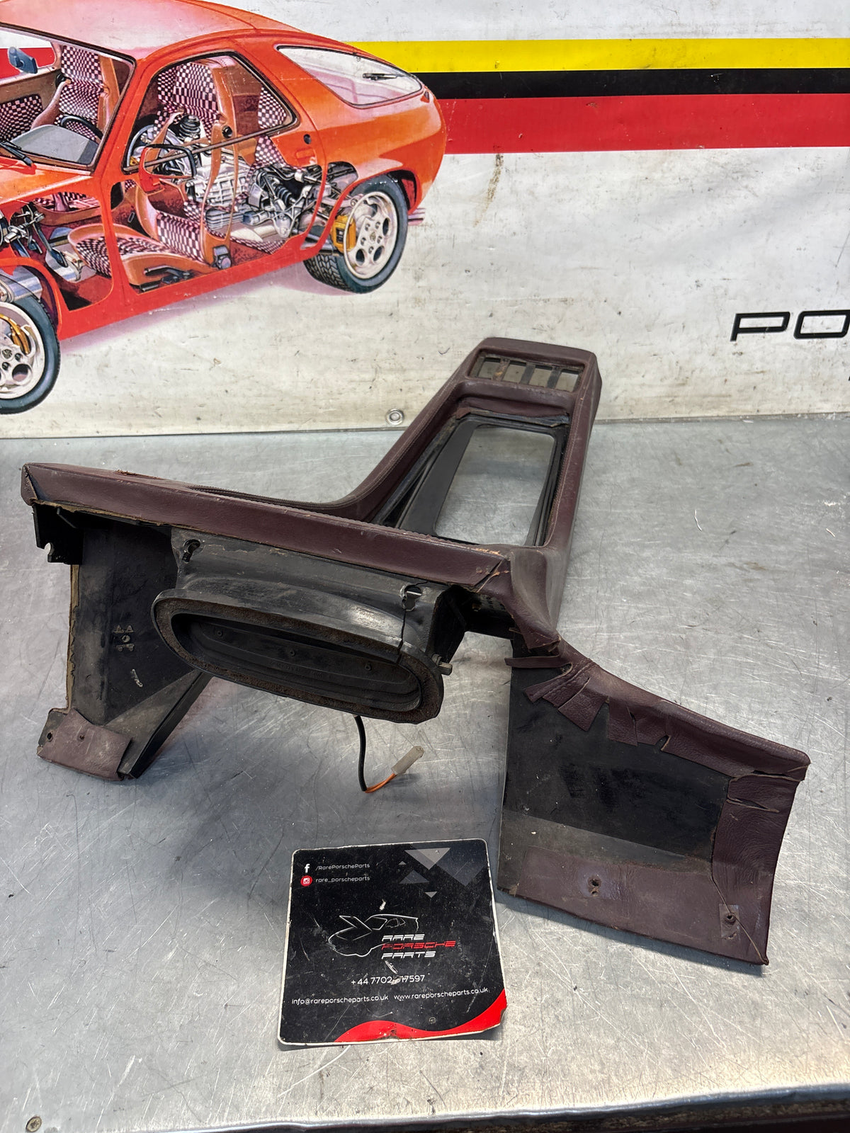Porsche 928 Center console, used 92855206304 burgundy