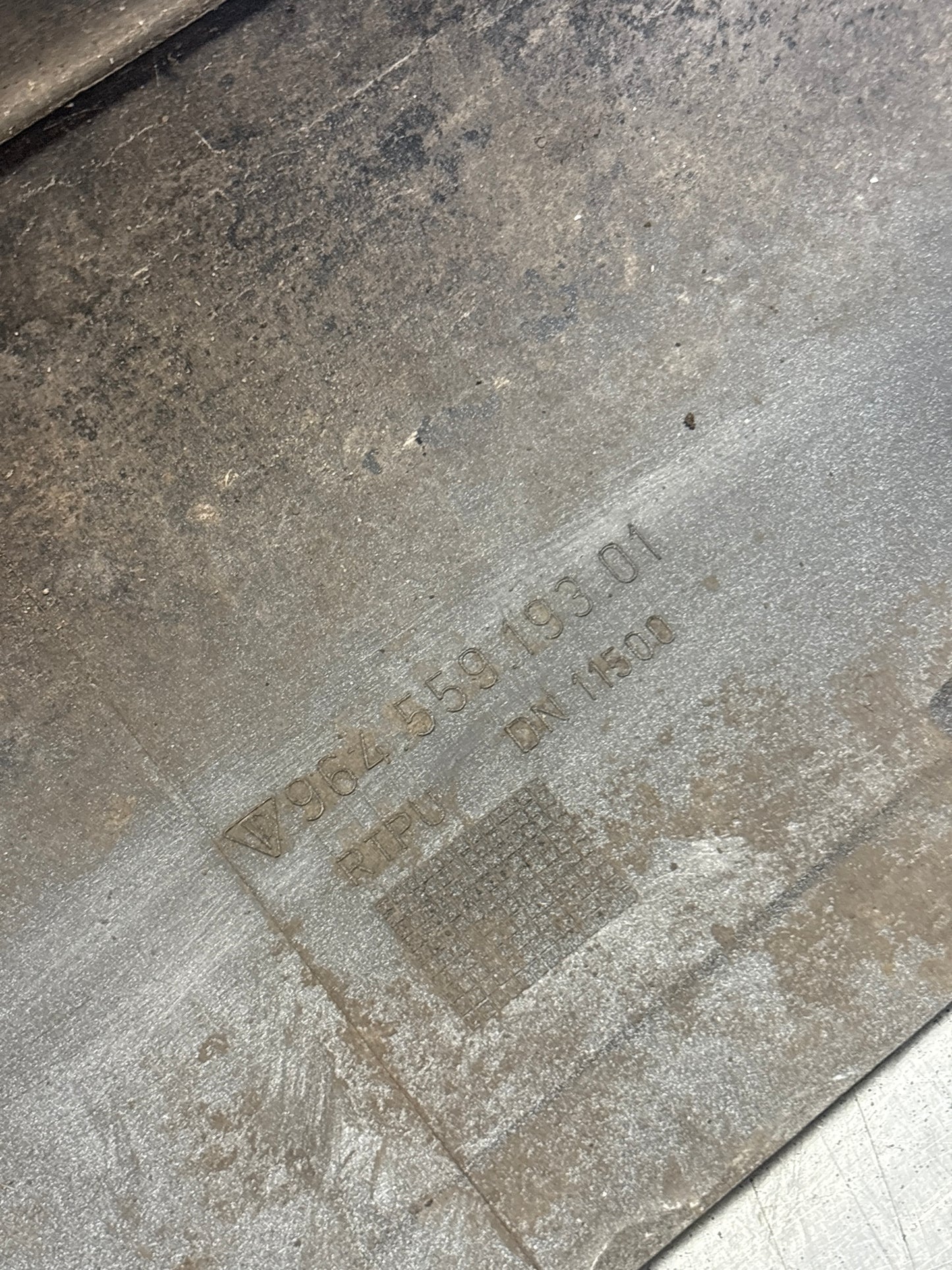 Porsche 911 964 left side sill cover, used 96455919301