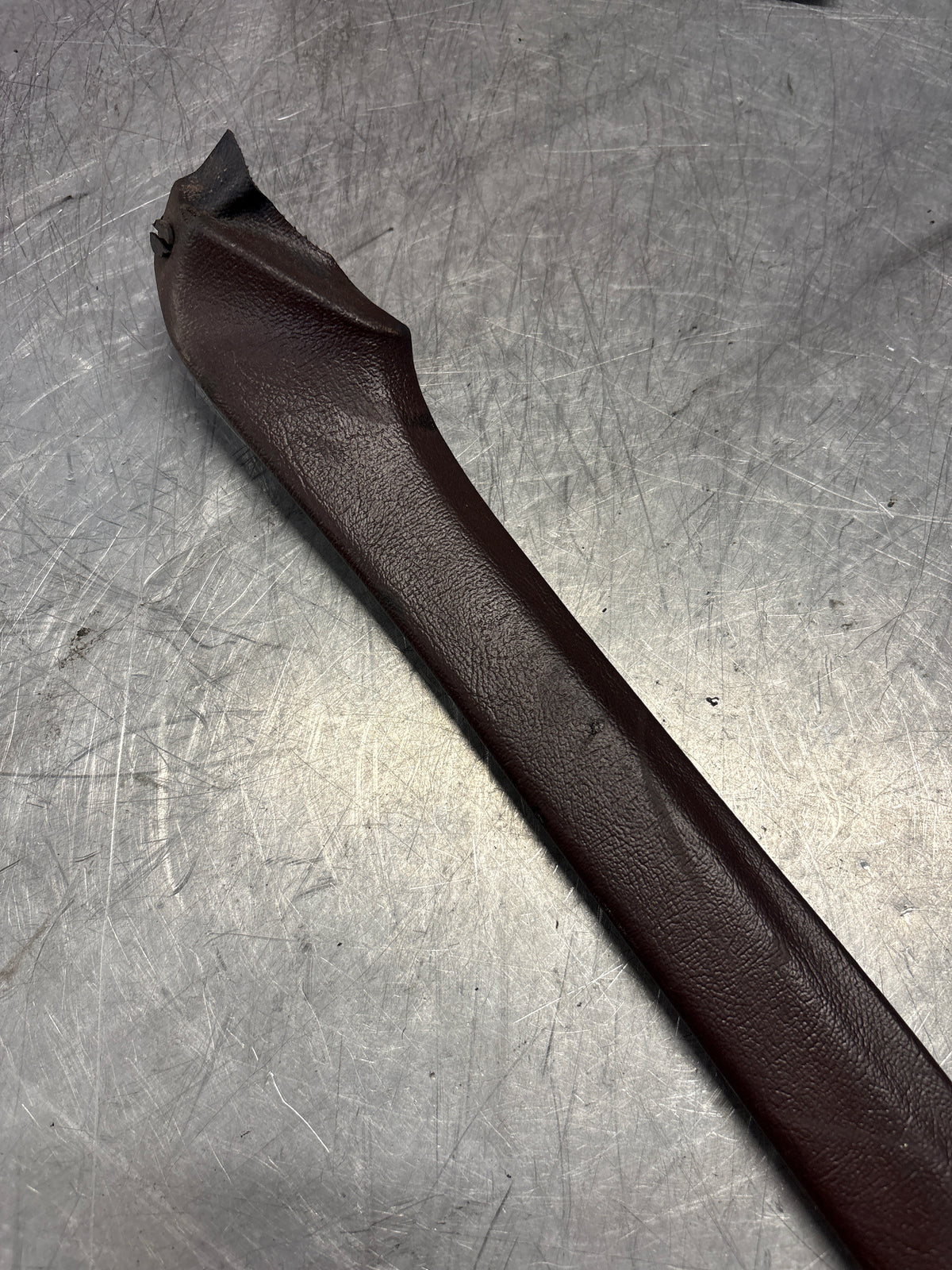 Rivestimento portellone posteriore Porsche 928, sinistro, lato vicino, bordeaux, 92855503702, usato