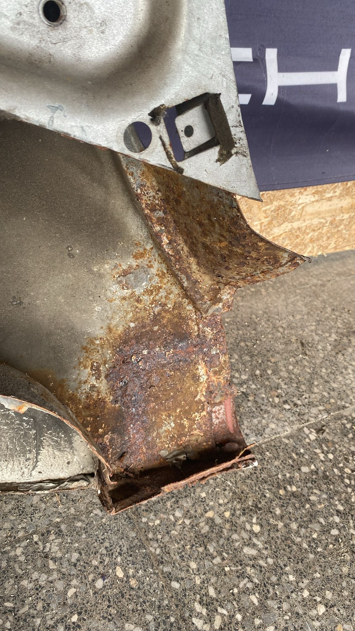 Porsche 944 left side cut, rear fender, 94450390303 with some rust