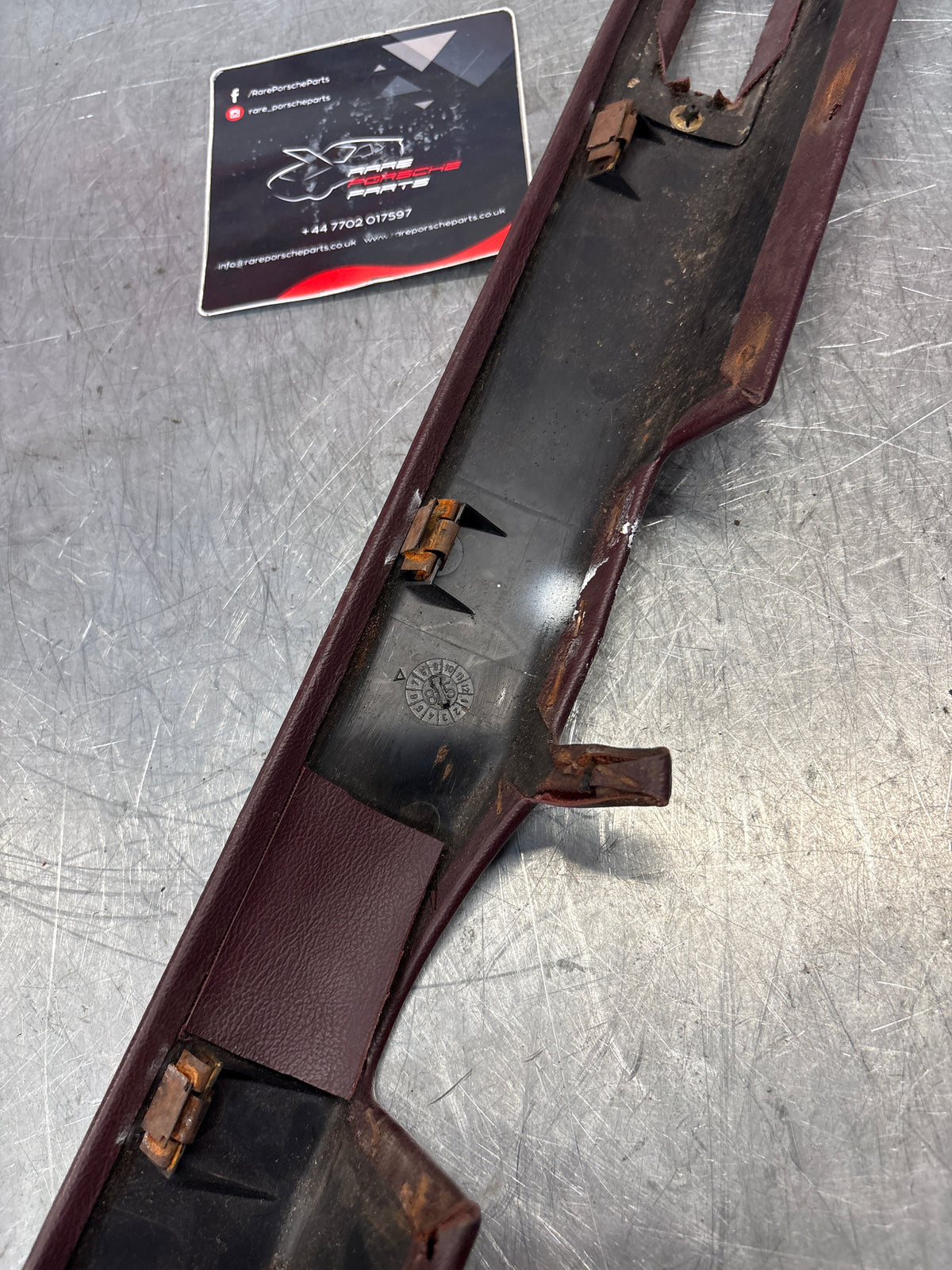 Porsche 928 tailgate interior trim, used, burgundy 92855504705