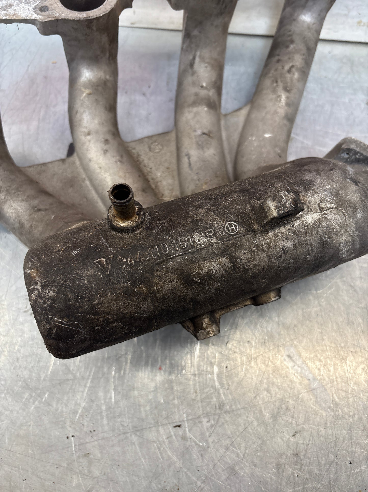 Porsche 924s 944  2.5 8v Inlet Manifold 9441101516R