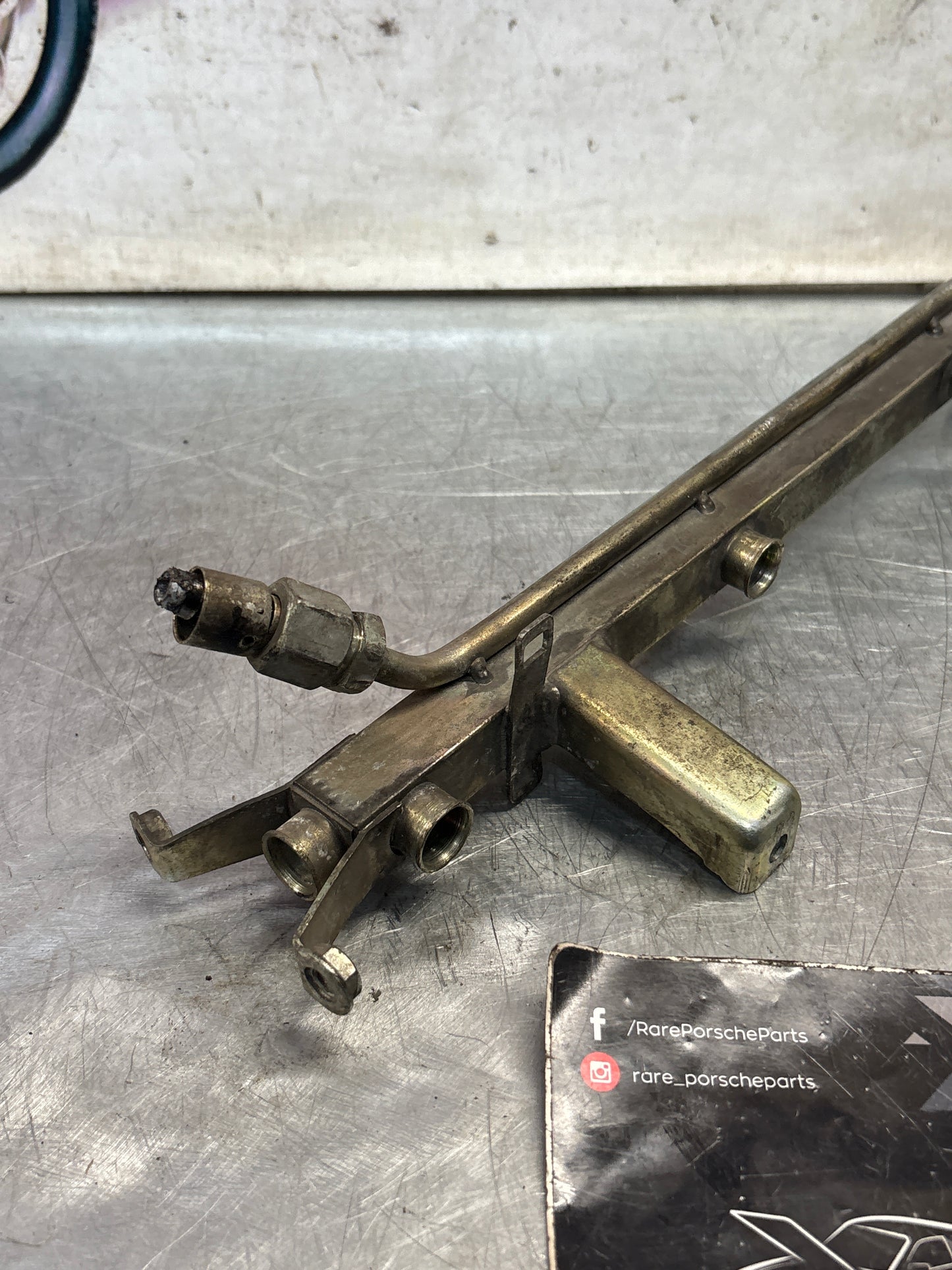 Porsche 944S fuel rail 94411008012 Used