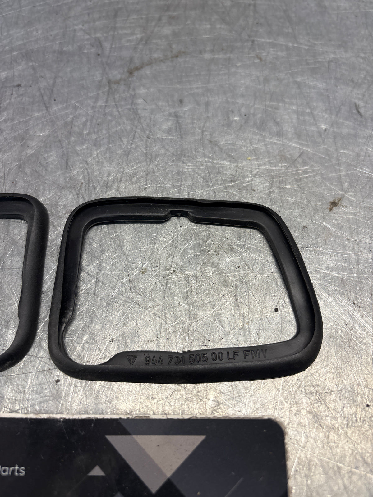 Porsche 924 / 944 early series 1 -85.5 pair of mirror rubber gasket, LHD ONLY 94473150800 / 94473150500