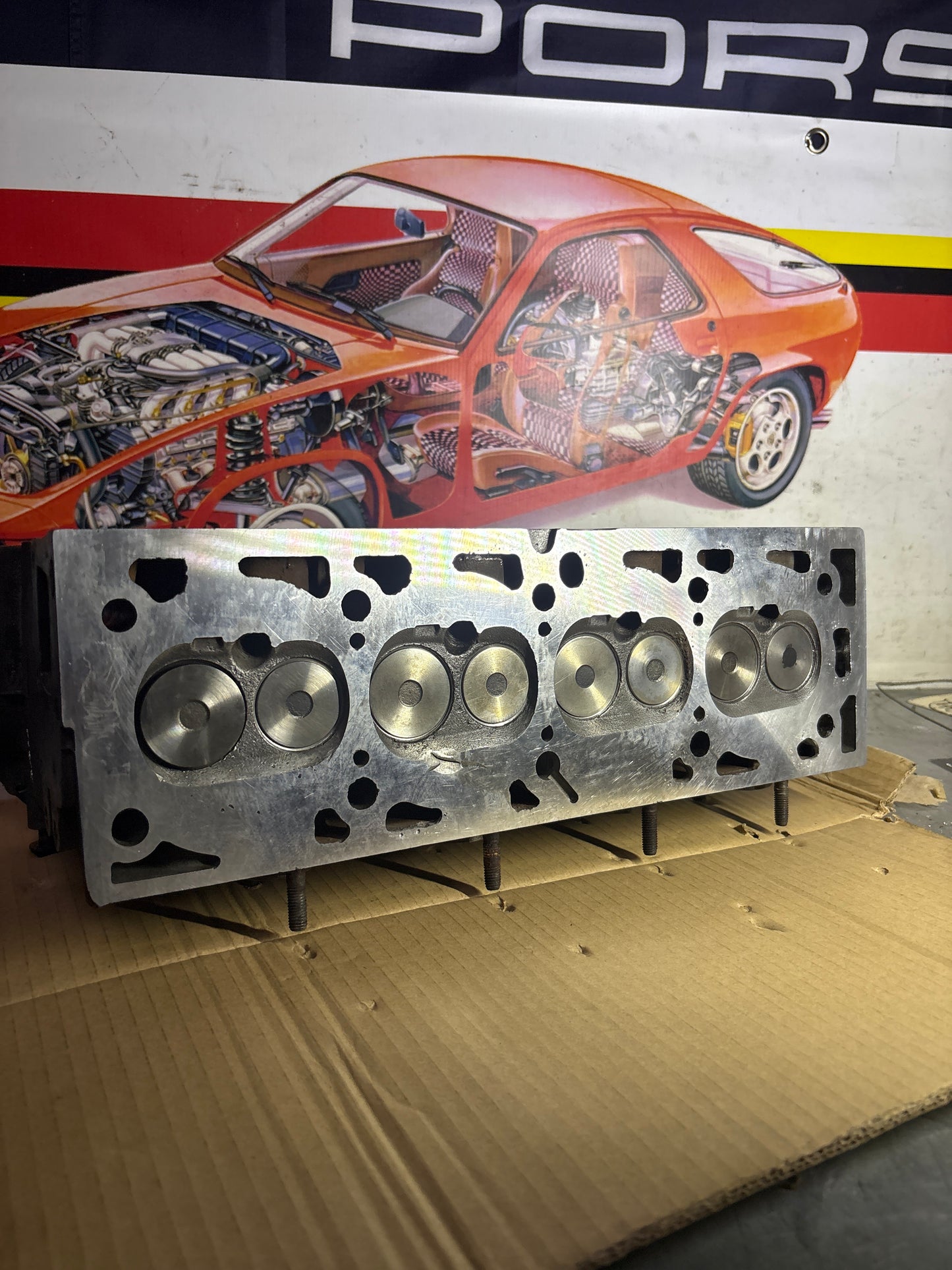 Porsche 924 Turbo reconditioned cylinder head with camshaft 9311043013R