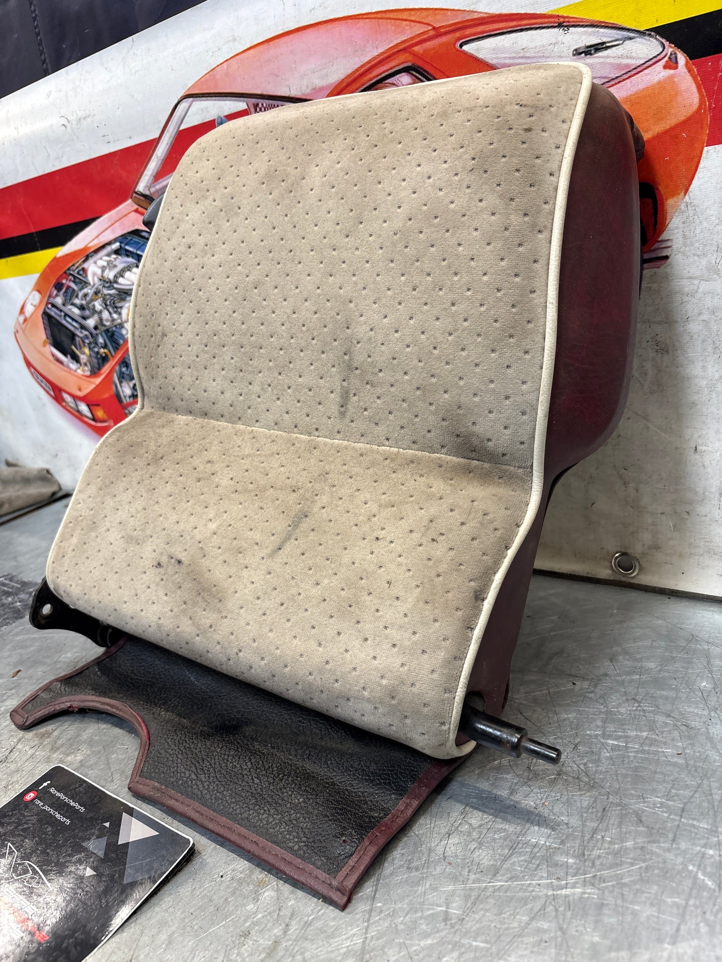 Porsche 928 rear right seat backrest, burgundy-white, leather used 92852203852