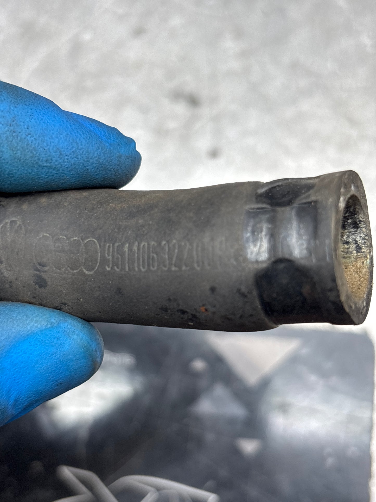 Porsche 944 coolant hose 95110632200 used