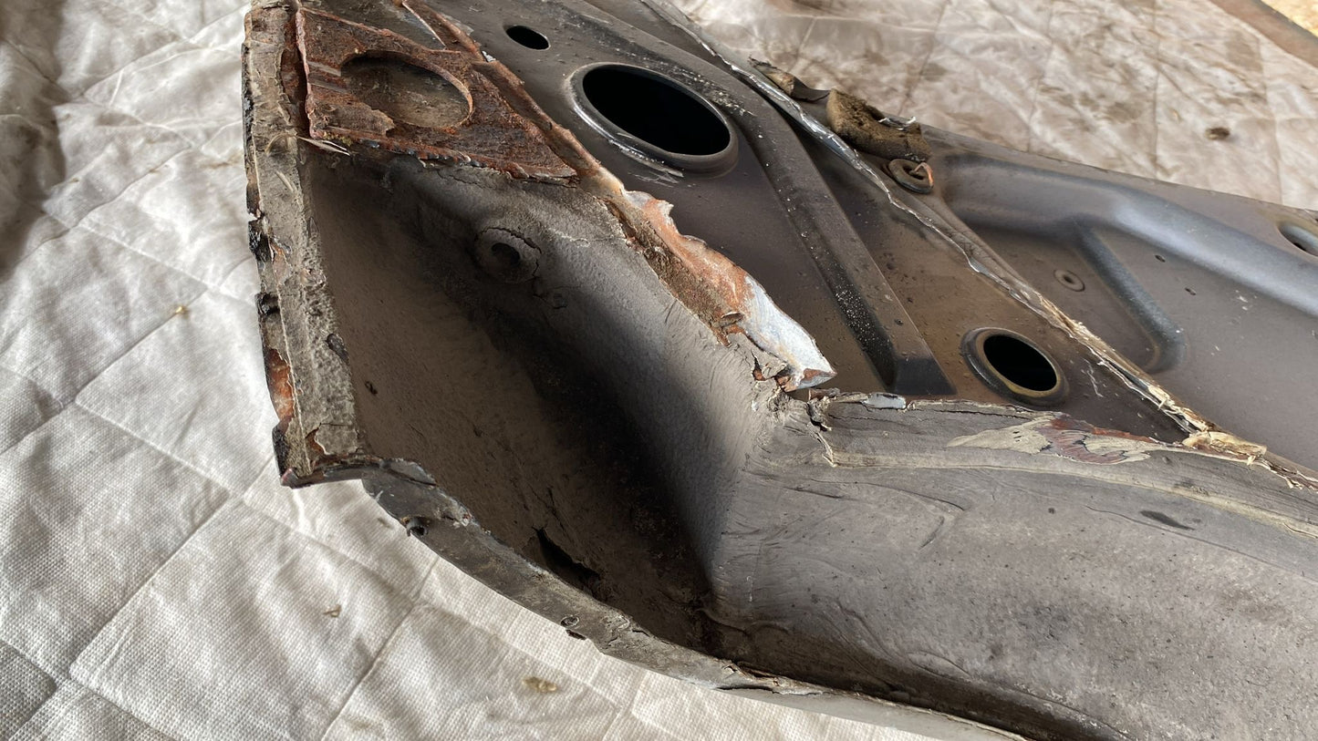 Porsche 924 Right sill / fender section, 477809602B cut