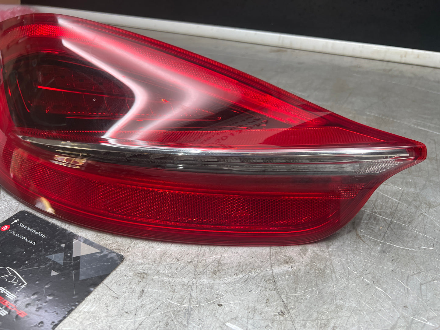 PORSCHE BOXTER CAYMAN 981 PASSENGER SIDE LEFT REAR TAILLIGHT 98163114112