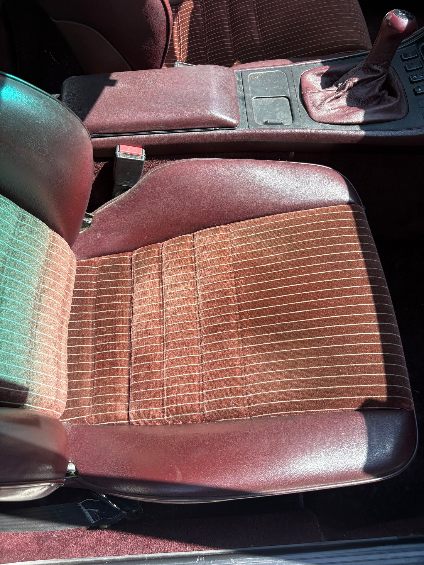 Porsche 944 Turbo/S2 complete Burgundy Interior with Recaro Sport seats, LHD